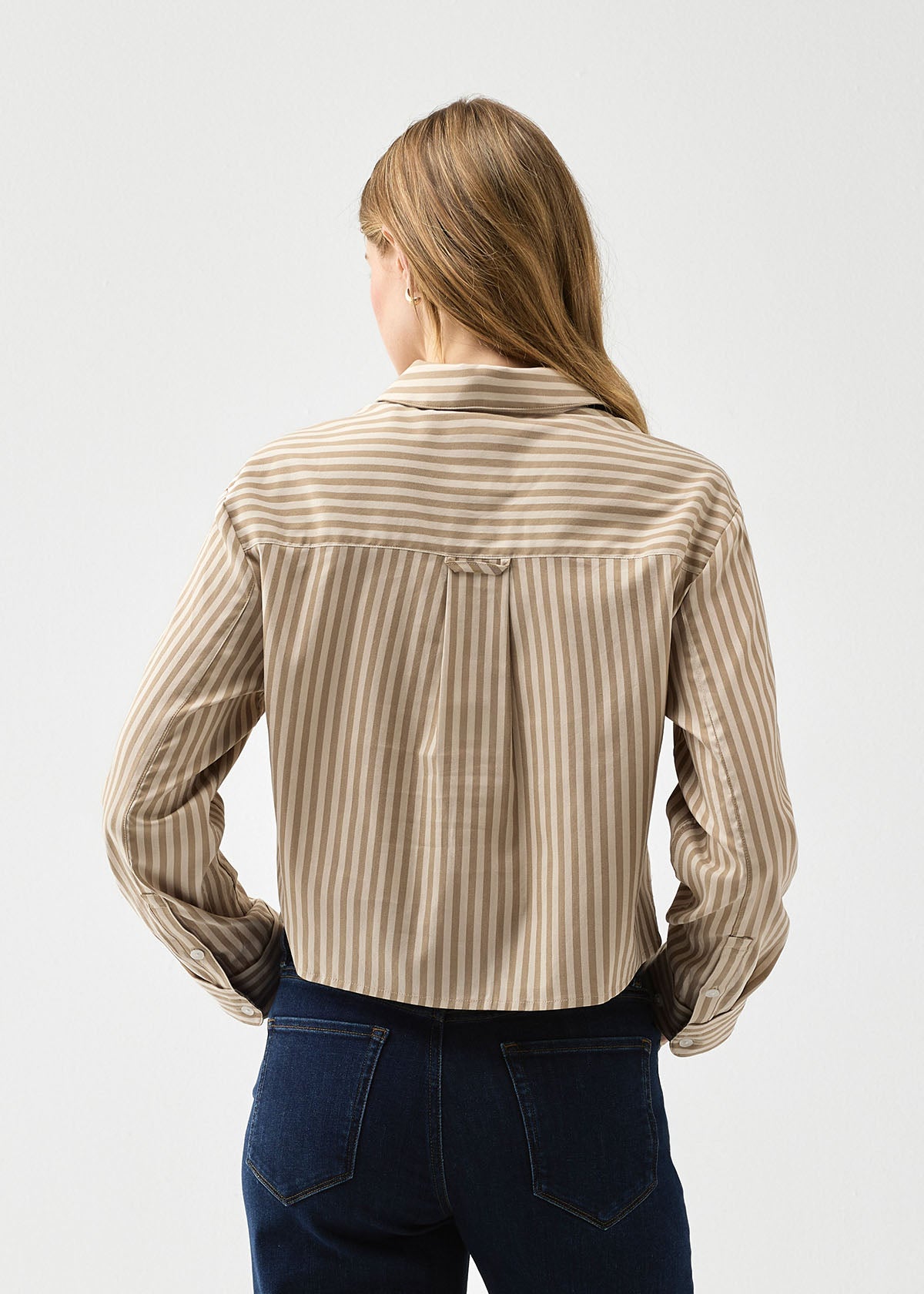 Chemise boutonnée en sergé « Warm Sand Stripe » pour femme – dos
