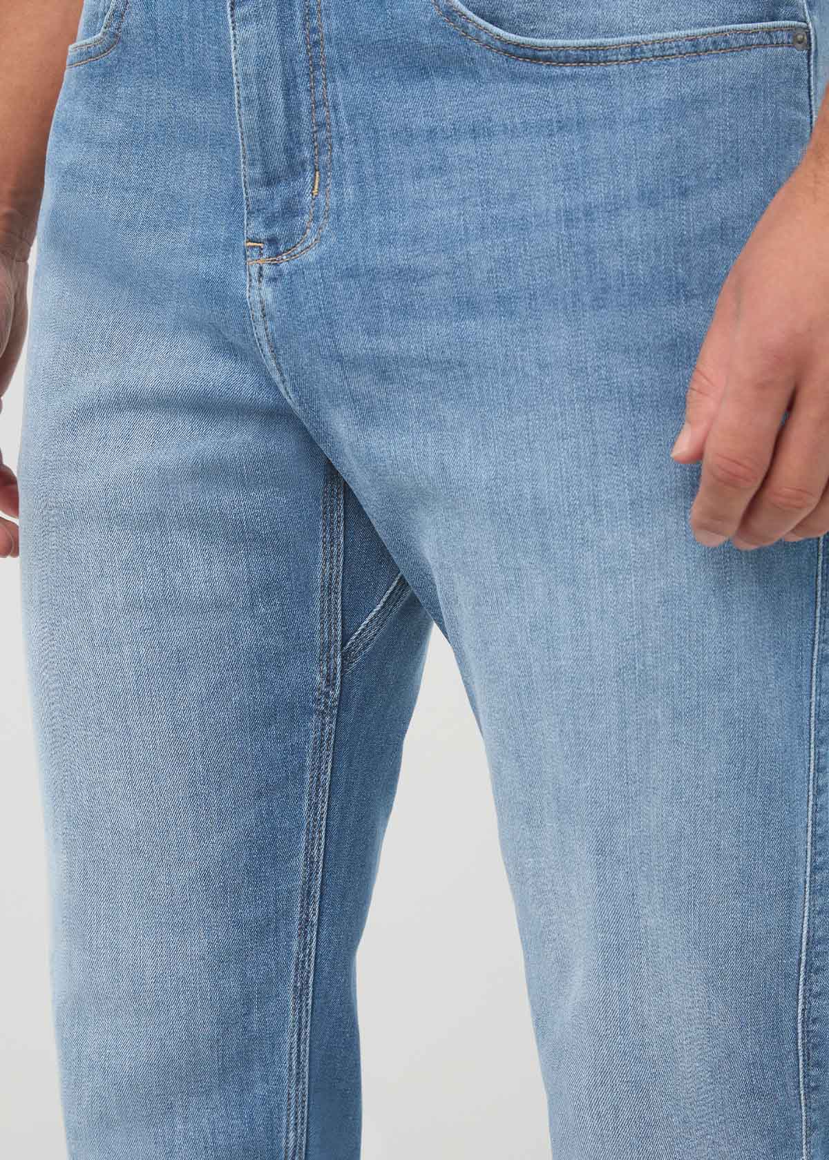 mens-performance-denim-loose-taper-vintage-seaside front front gusset detail