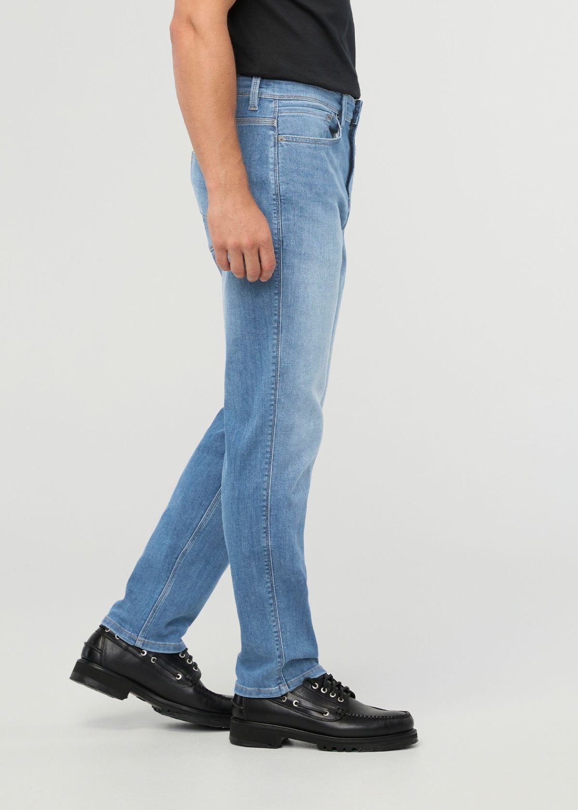 mens-performance-denim-loose-taper-vintage-seaside front side