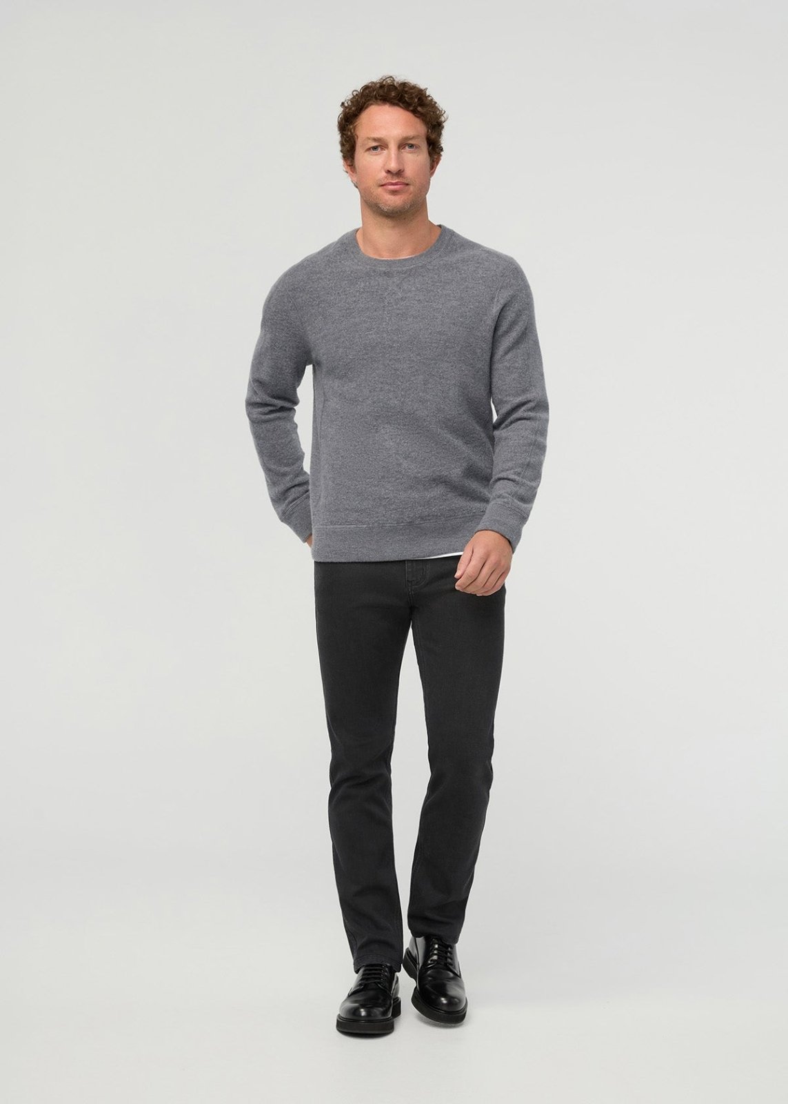 Jeans Performance Slim Straight - Effet usé noir sur le devant et les cuisses