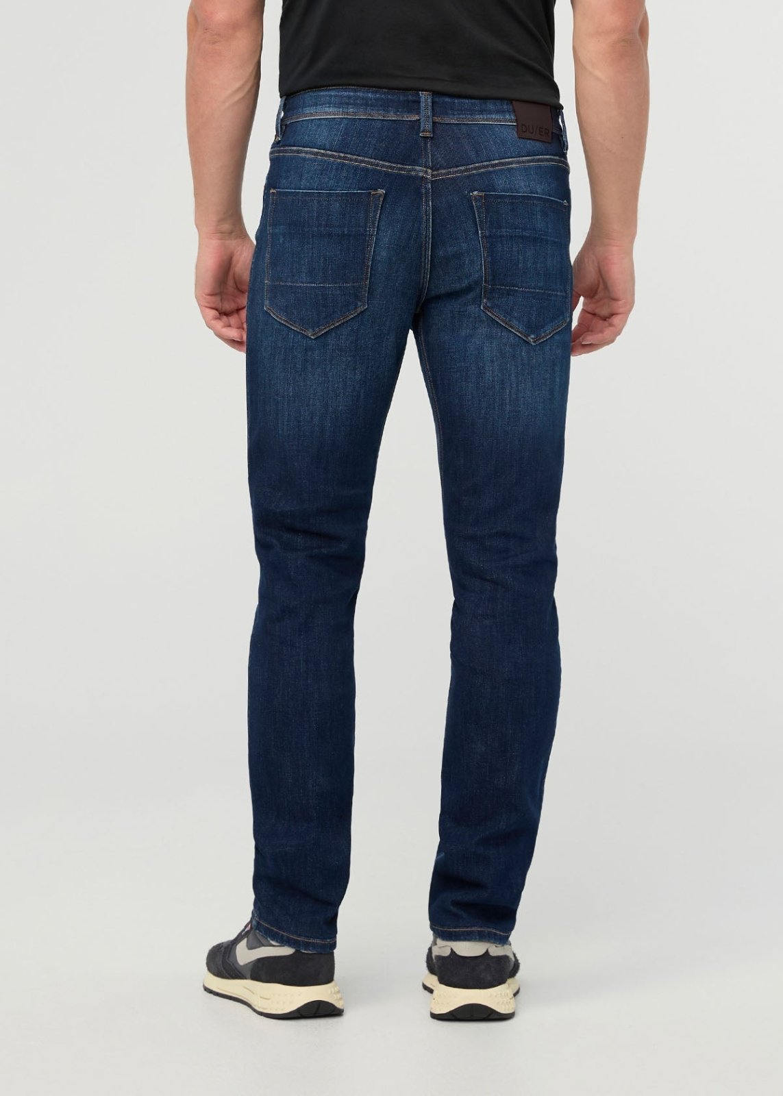 Jeans stretch pour homme, coupe droite décontractée, couleur bleu lunaire - Retour