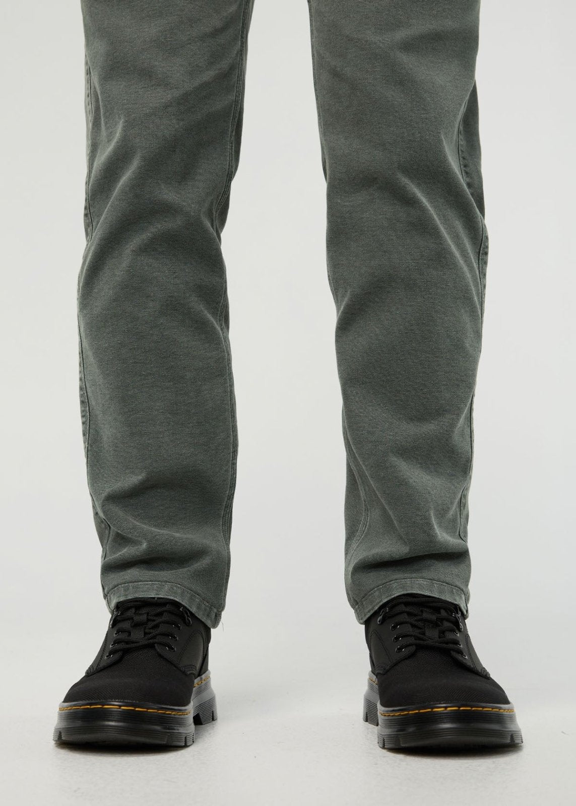 baskets-pour-hommes-en-toile-extensible-coupe-ample-et-effilée-couleur-thym-à-la cheville