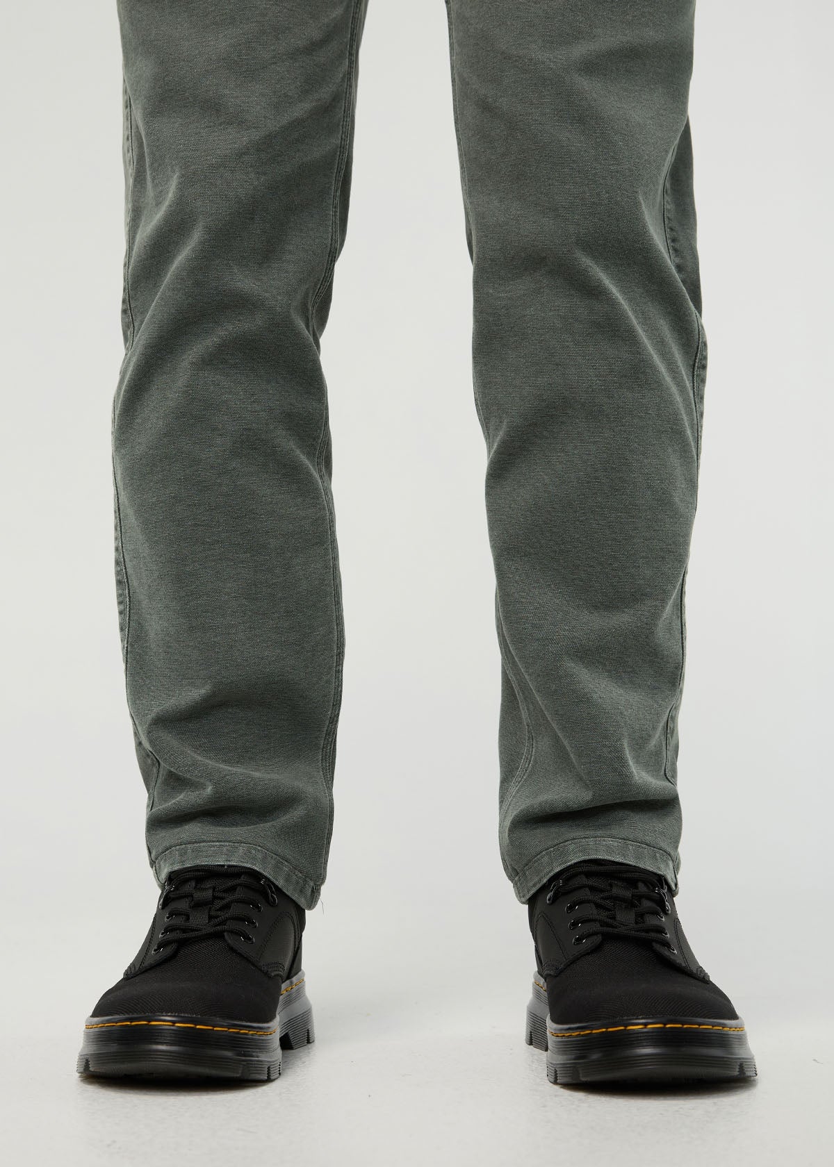 baskets-pour-hommes-en-toile-extensible-coupe-ample-et-effilée-couleur-thym-à-la cheville