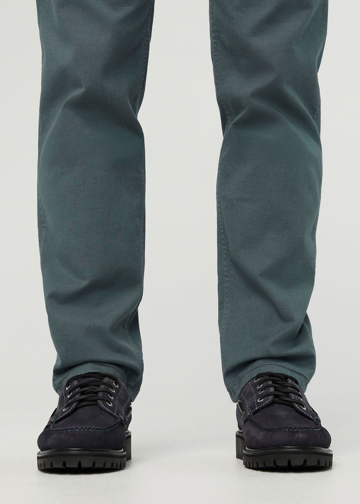 pantalon-de-menuisier-en-toile-extensible-pour-homme-teint-en-pièce-bleu-ardoise - détail de la cheville