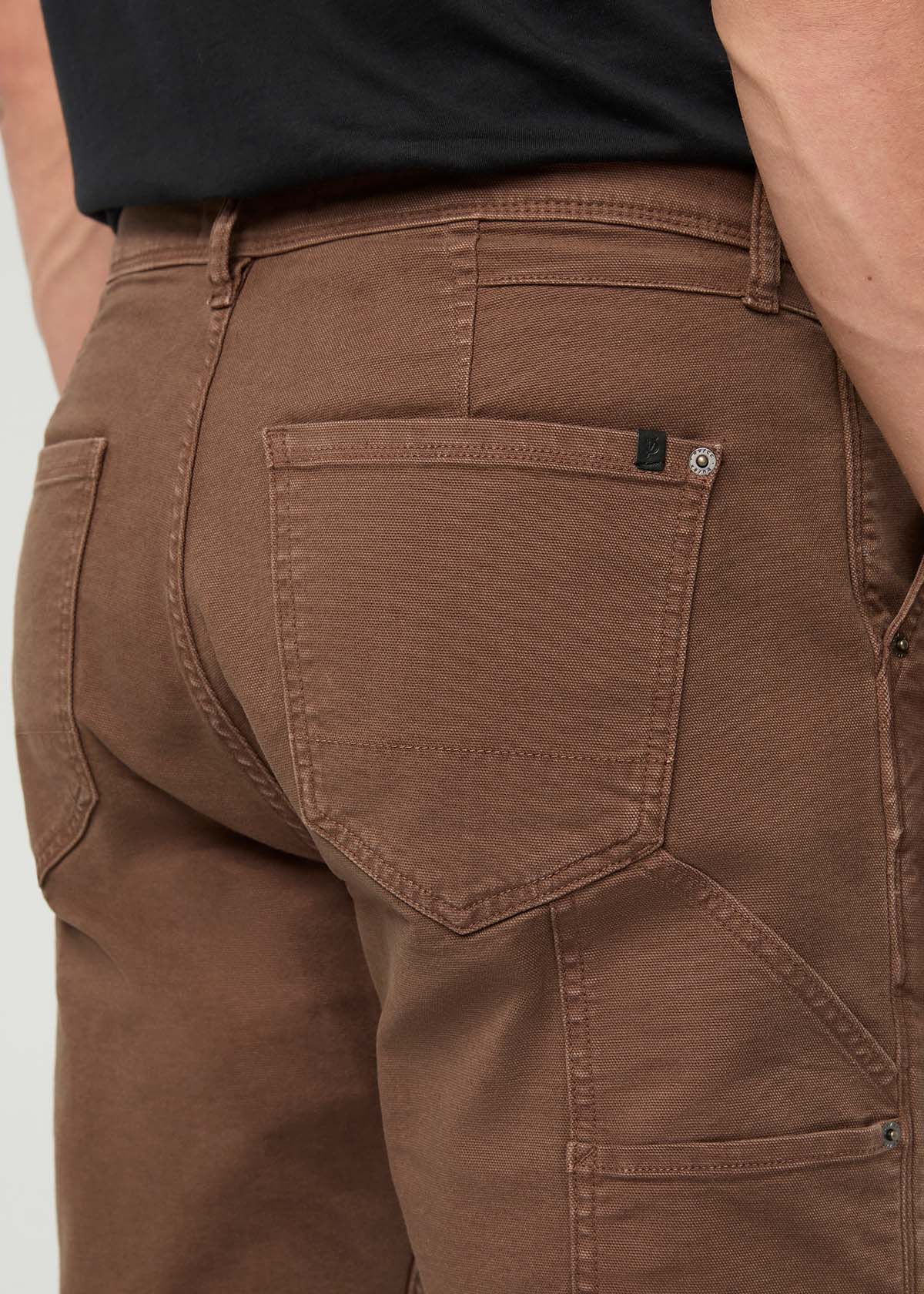 pantalon-de-menuisier-en-toile-extensible-pour-homme-teint-en-pièce-couleur-cacao - détail de la poche arrière