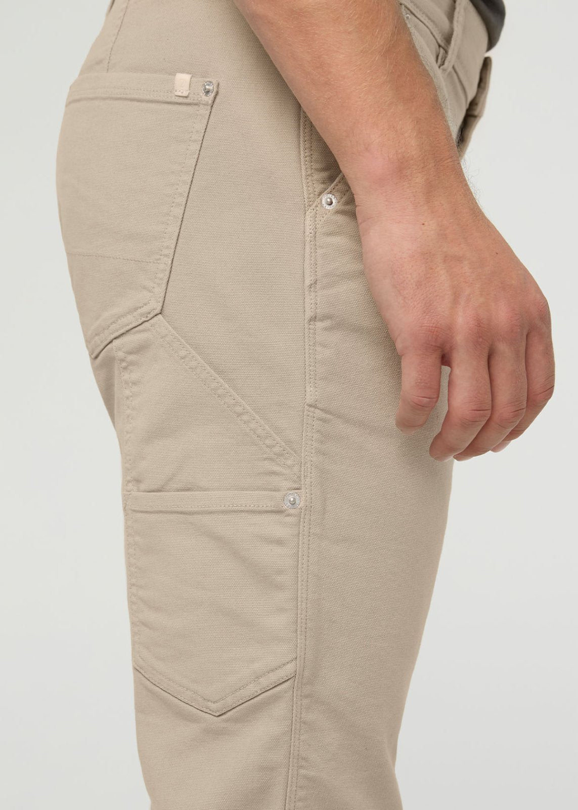 pantalon-de-charpentier-en-toile-extensible-pour-homme-teint-en-pièce-couleur-sable - détail de la poche droite