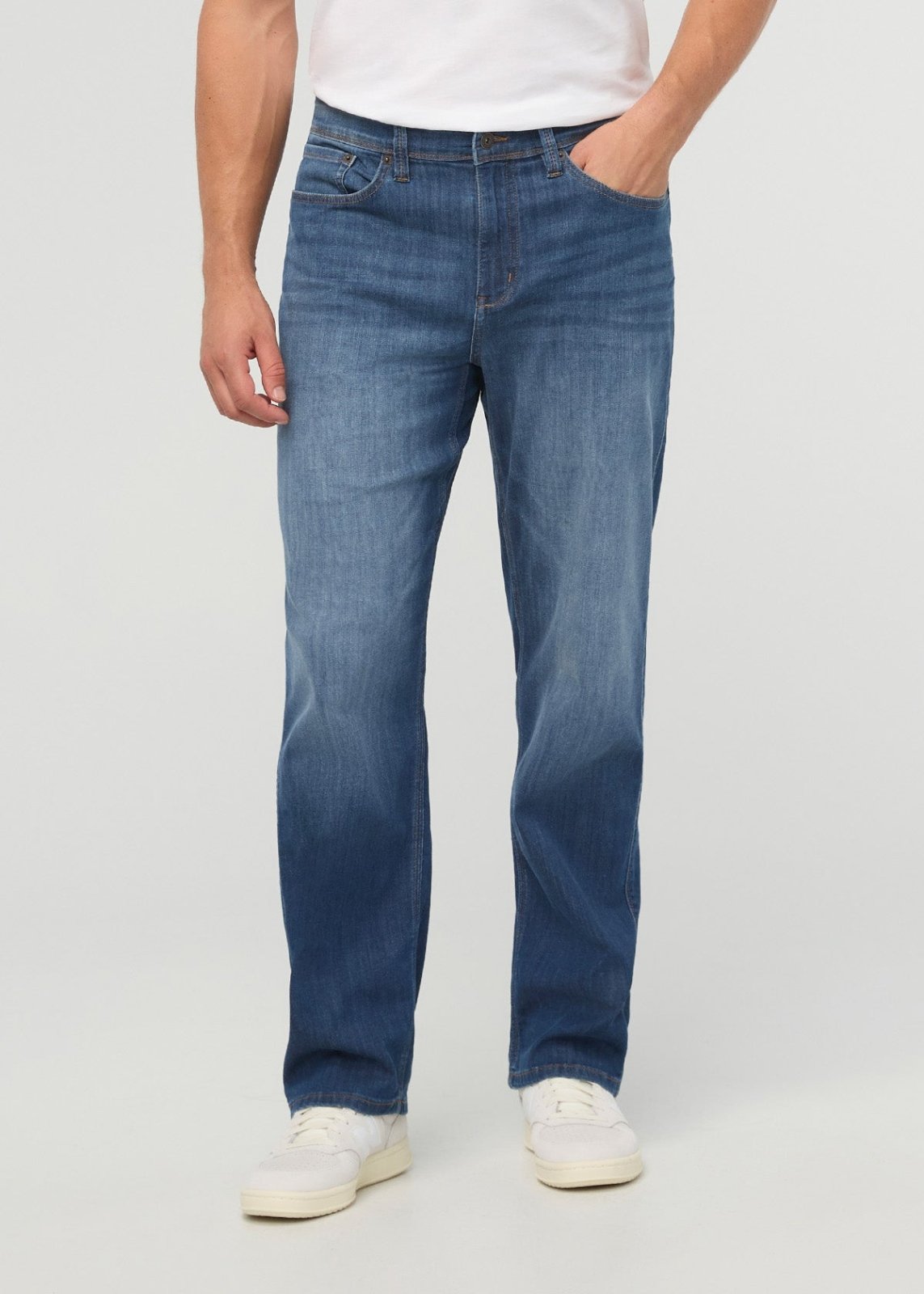 Men’s Undertow Lightweight Stretch Relaxed Straight Jeans front