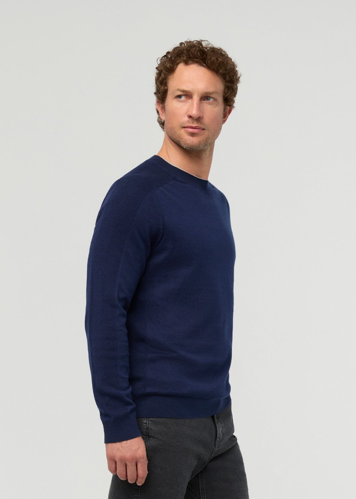 mens-easyknit-lite-crew-neck-bright-navy side