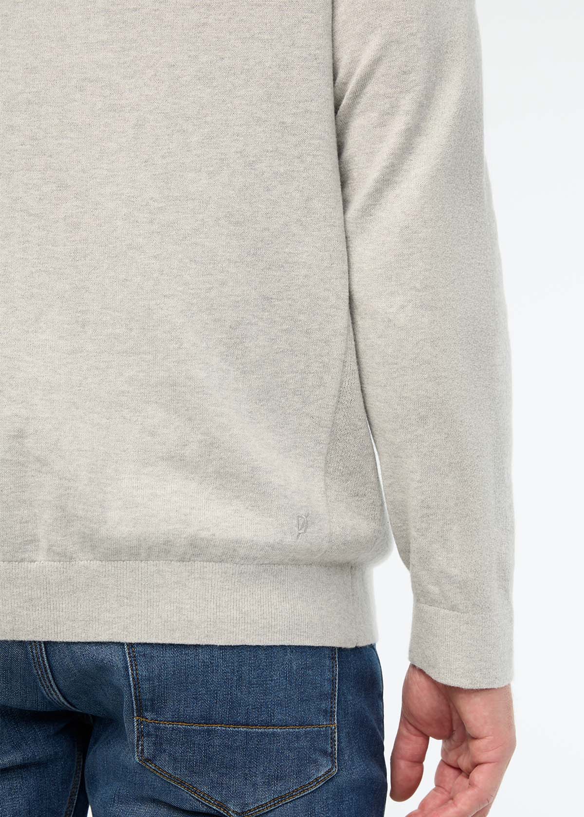 mens-easyknit-lite-crew-neck-earl-grey back detail