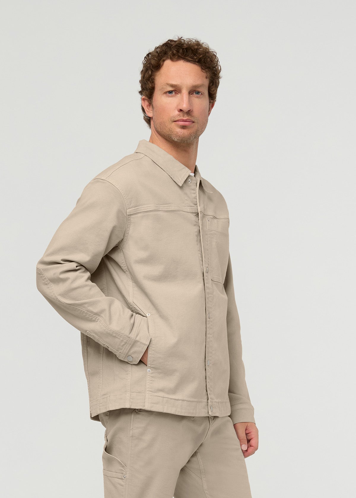 veste-de-travail-pour-homme-en-toile-extensible-teinte-en-pièce-couleur-sable