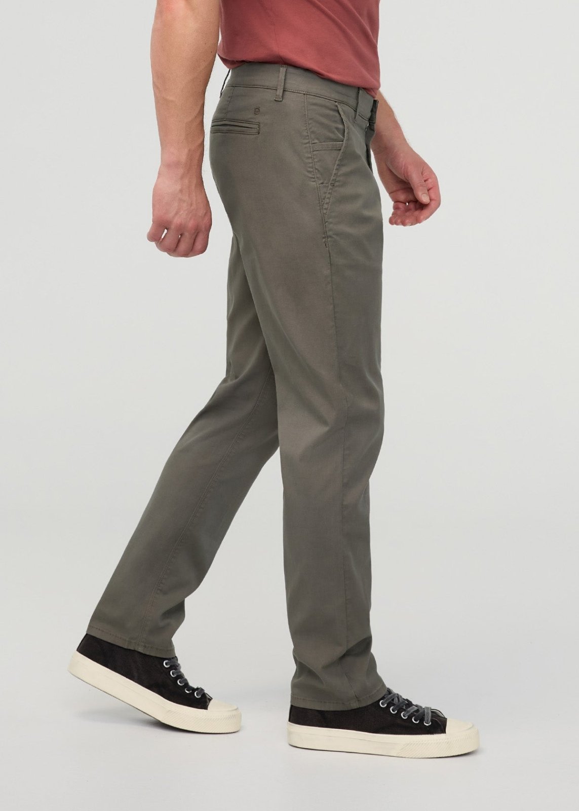 Pantalon chino athlétique Live Lite à coupe fuselée - Thym