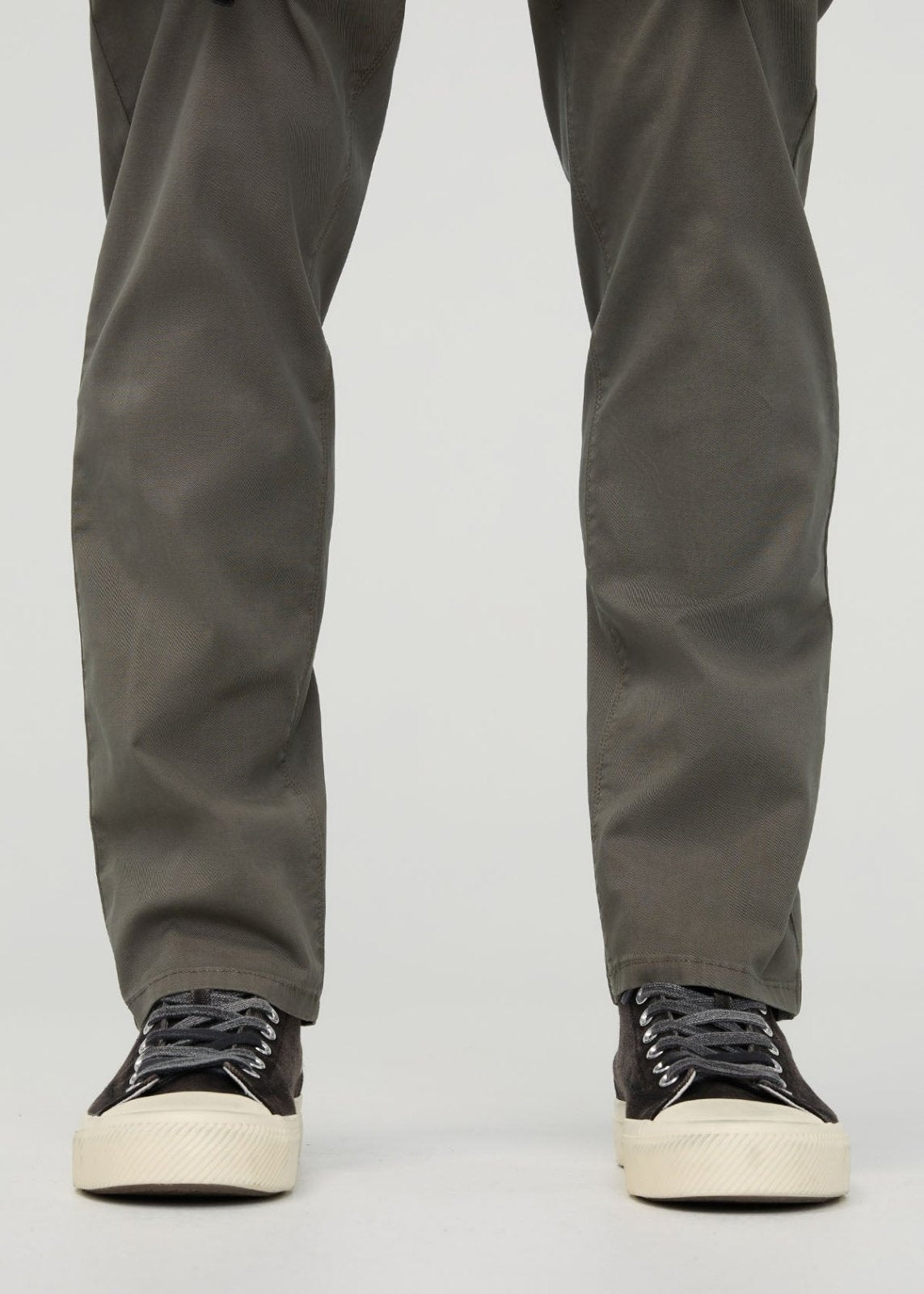 Pantalon chino athlétique Live Lite à coupe fuselée - Thym