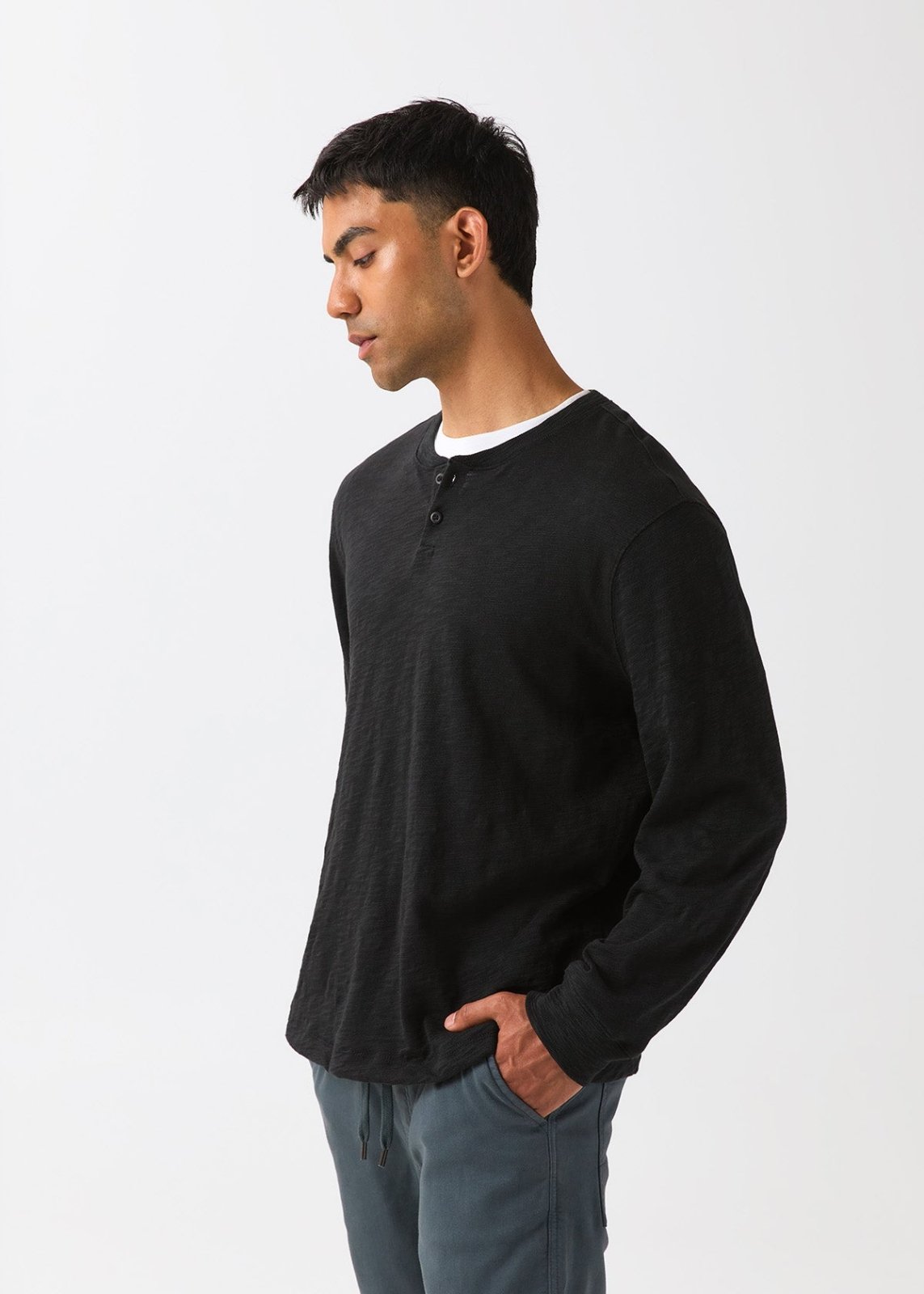 mens-midweight-slub-jersey-long-sleeve-henley-black side