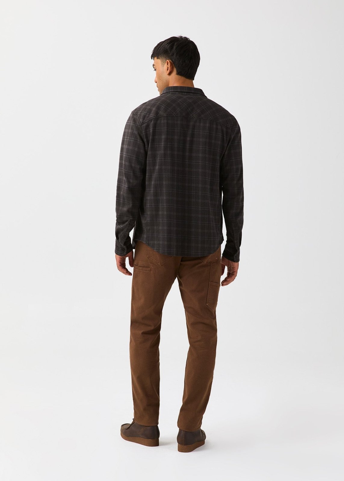 chemise-homme-performance-flanelle-légère-à-une-poche-carreaux-gris-anthracite - dos intégral
