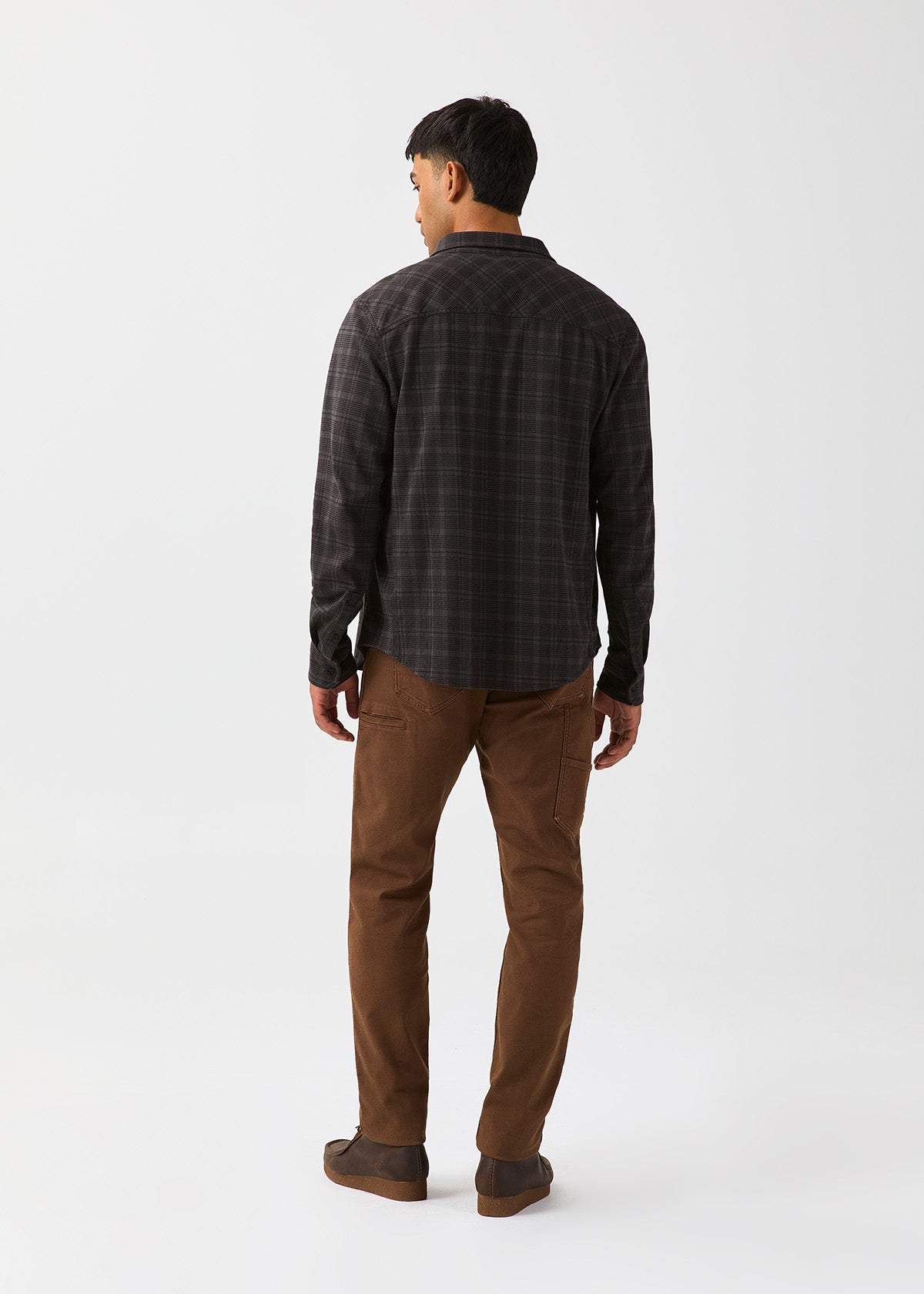 chemise-homme-performance-flanelle-légère-à-une-poche-carreaux-gris-anthracite - dos intégral