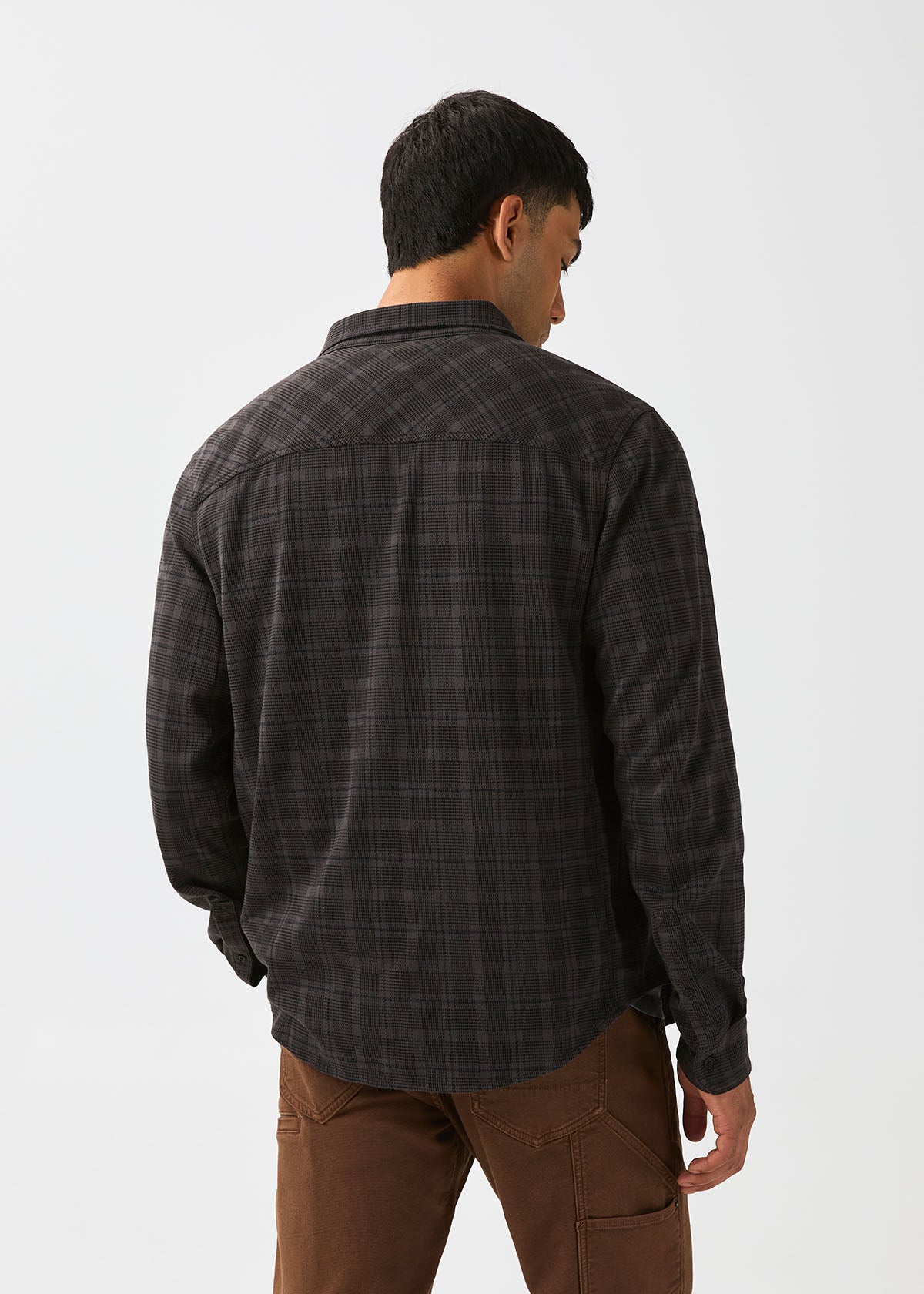 chemise-homme-performance-flanelle-légère-à-une-poche-carreaux-gris-charbon - dos