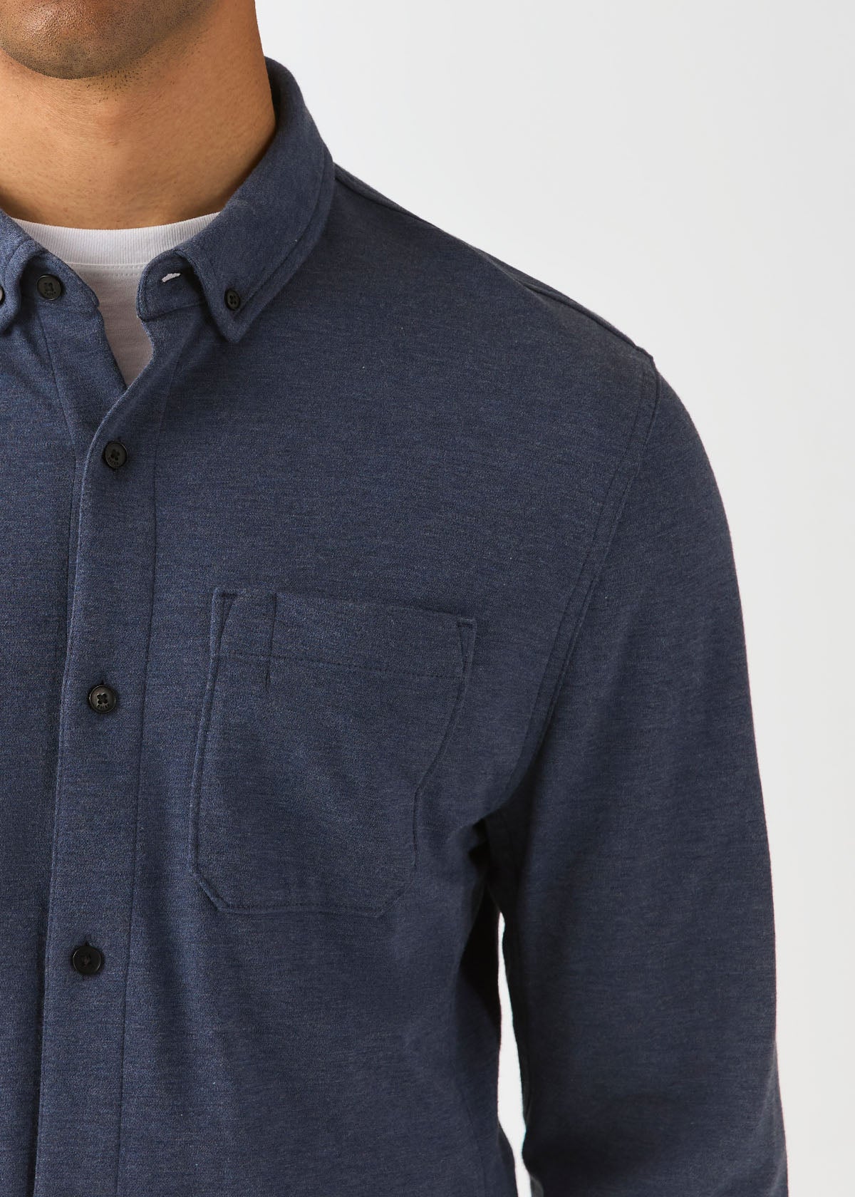 mens-performance-flannel-lite-one-pocket-shirt-heather-navy front pocket detail