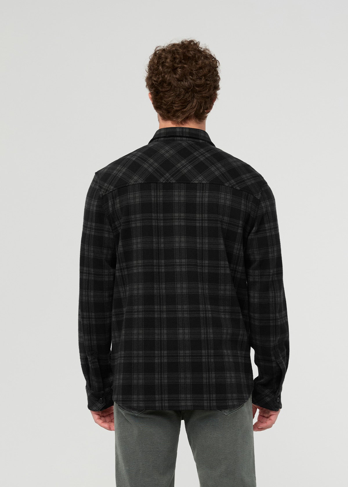 chemise-en-flanelle-pour-homme-performance-carreaux-noirs - dos