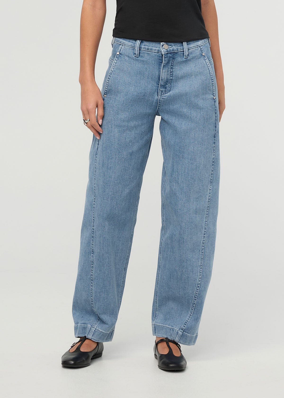 jean-performance-pour-femmes-taille-haute-coupe-cylindrique-couleur-pierre-claire - face avant