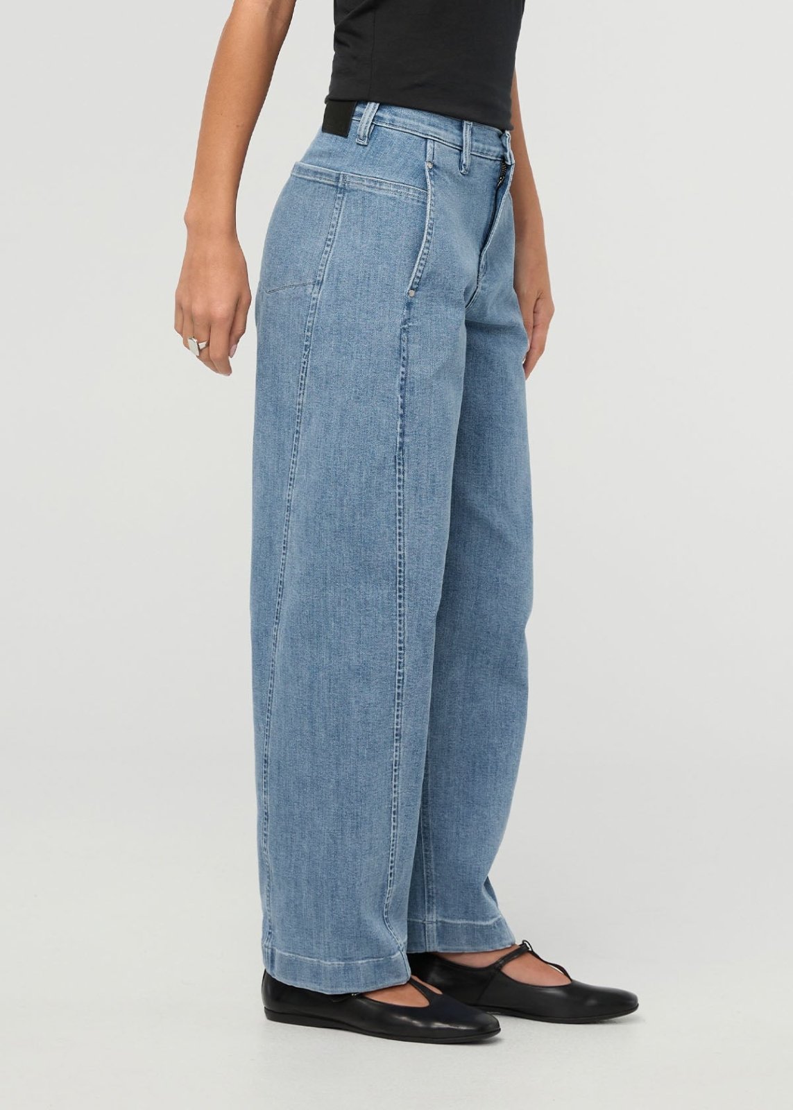 jeans-performance-pour-femmes-taille-haute-coupe-cylindrique-couleur-pierre-claire - côté