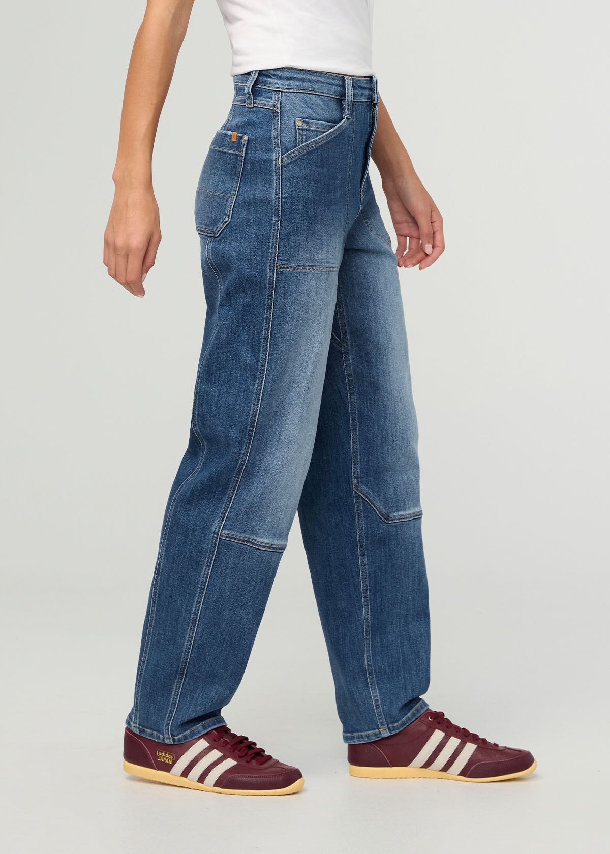 pantalon-jean-de-performance-pour-femmes-avec-fonctions-pratiques-couleur-stone-moyen-côté