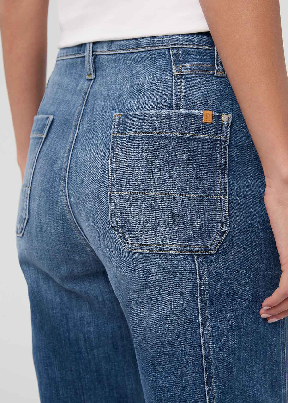 pantalon-denim-performance-pour-femmes-avec-éléments-fonctionnels-couleur-stone-moyen - détail de la poche arrière