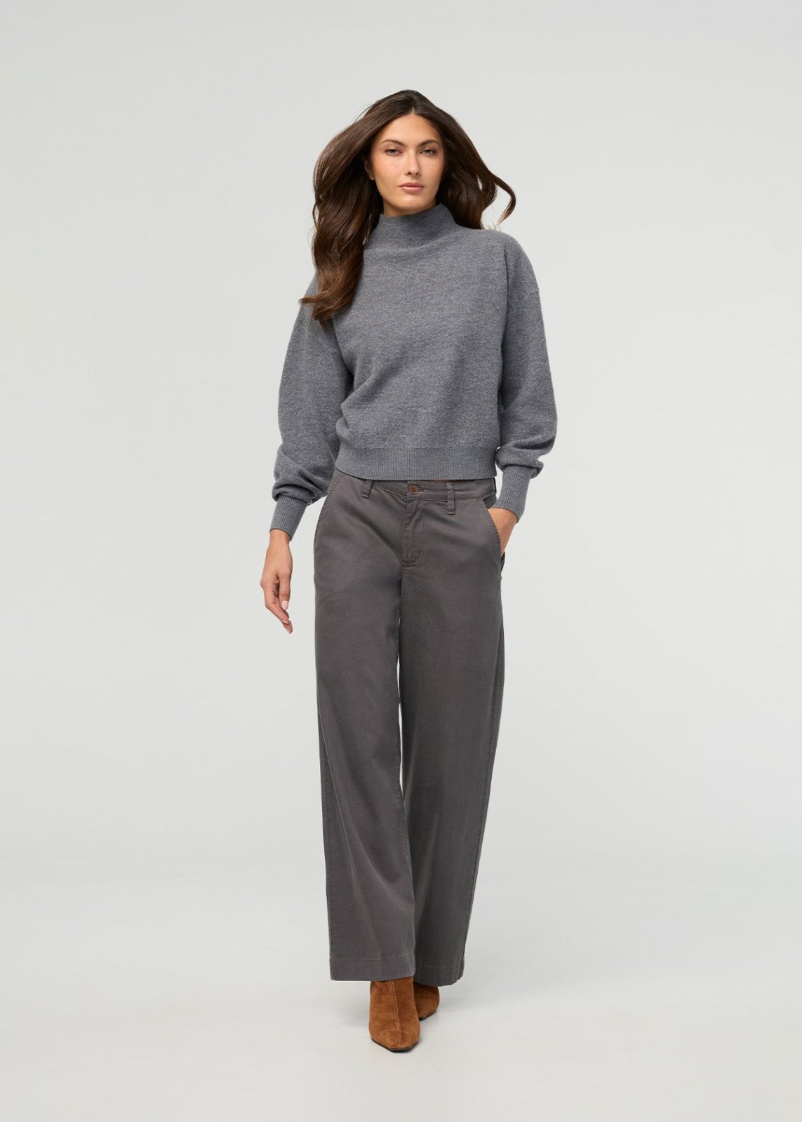 Women's Mineral Deluxe Twill Trouser full front body