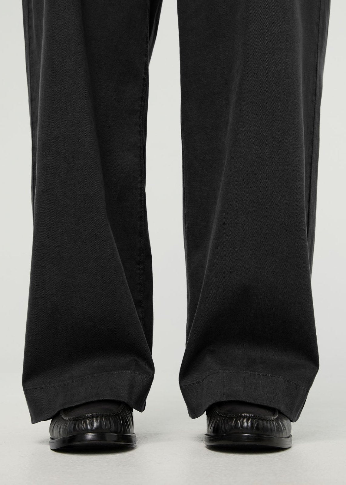 Women's Black Deluxe Twill Trouser ankle