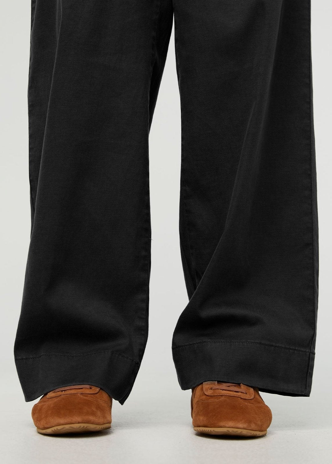 Women's Black Deluxe Twill Easy Pant ankle detail