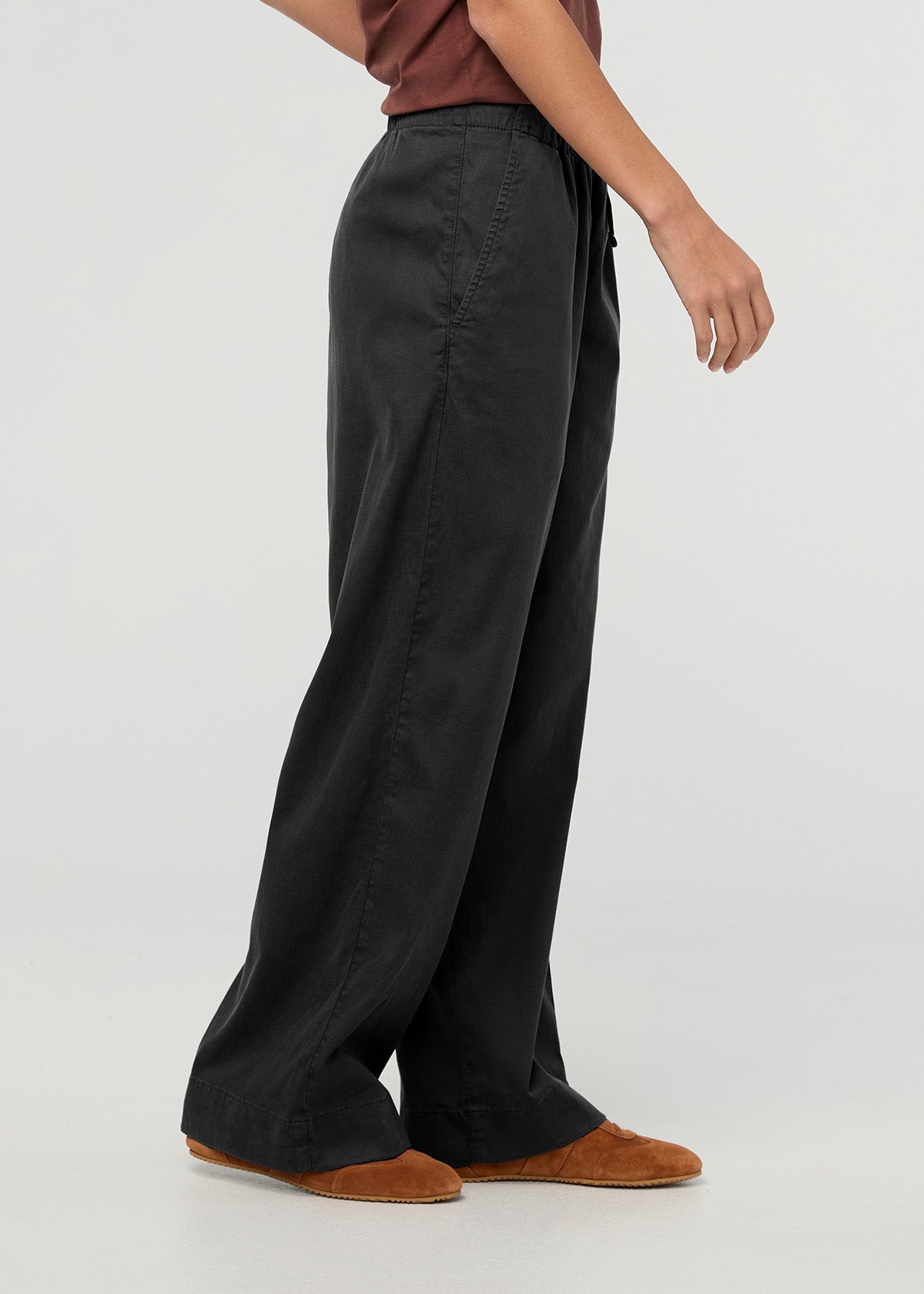 Women's Black Deluxe Twill Easy Pant side