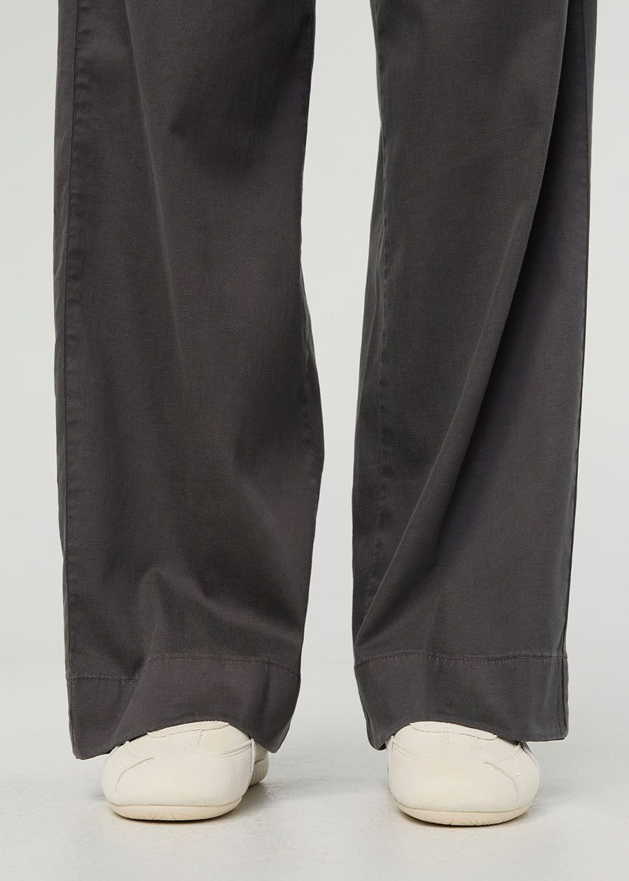Women's Mineral Deluxe Twill Easy Pant front ankle