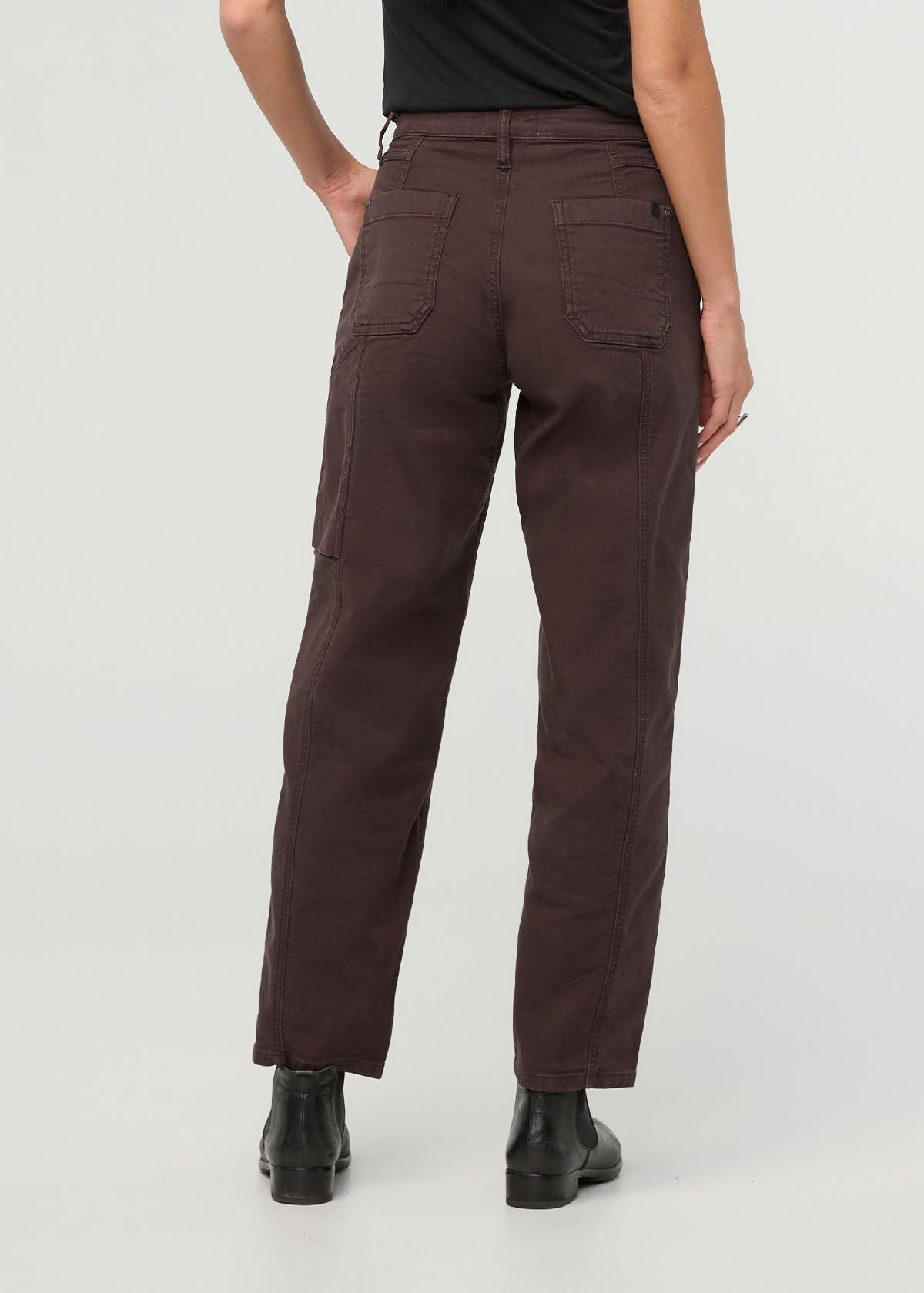 pantalon-utilitaire-pour-femme-en-toile-extensible-teint-en-pièce-couleur-espresso (verso)