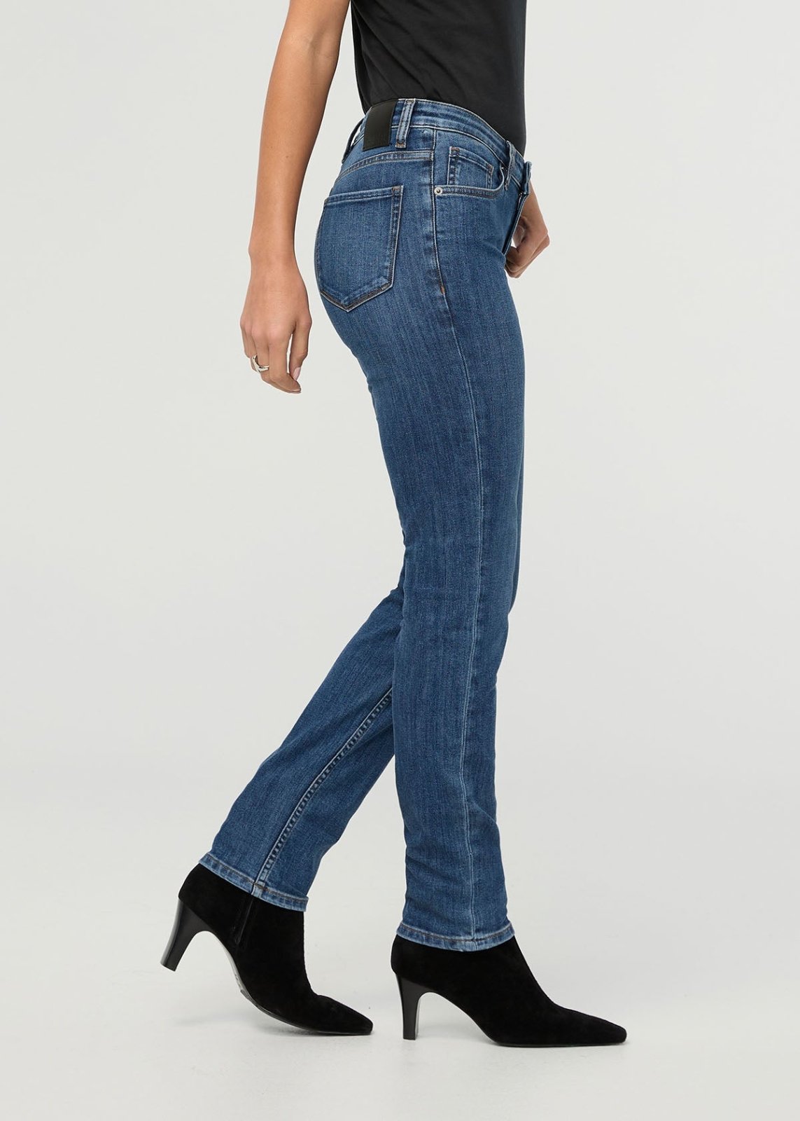 Women's Relaxed Fit Classic Stone Stretch Jeans side