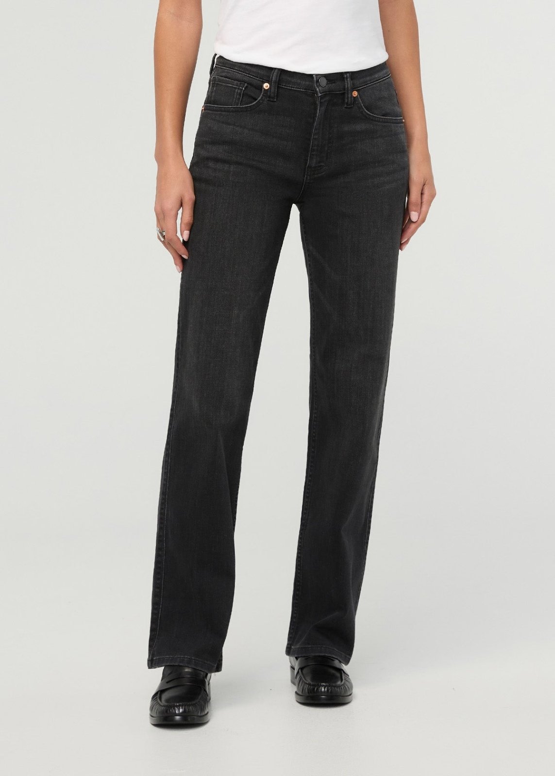 Jeans stretch droits taille moyenne pour femme, noir délavé – Vue de face
