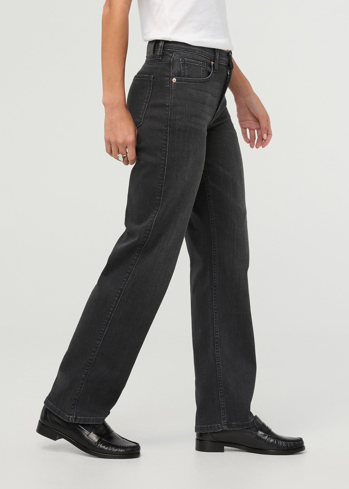 Jeans stretch droits taille mi-haute pour femme, noir délavé – vue de profil