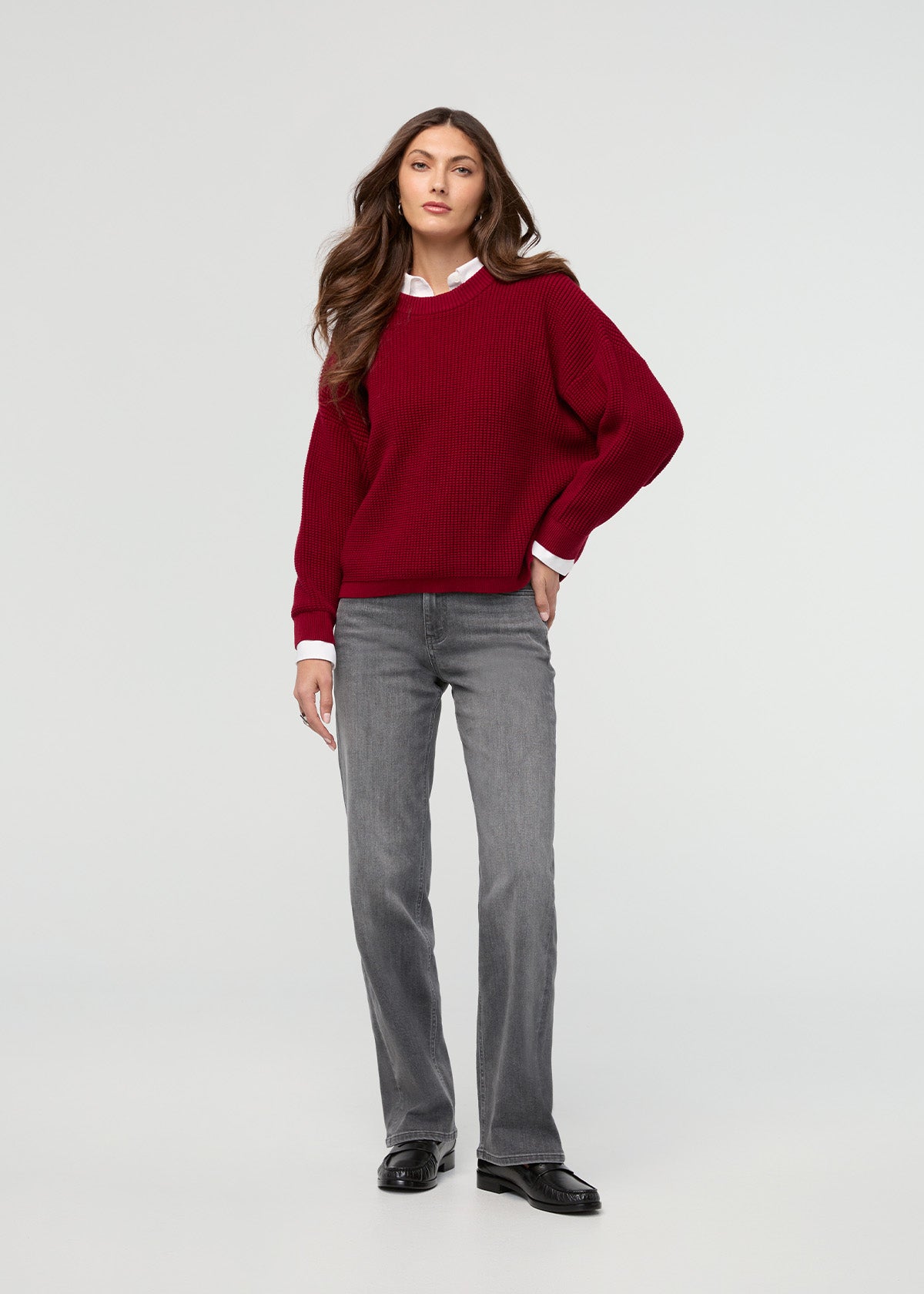 jean-performance-pour-femmes-taille-haute-coupe-droite-gris-délavé - vue de face en pied