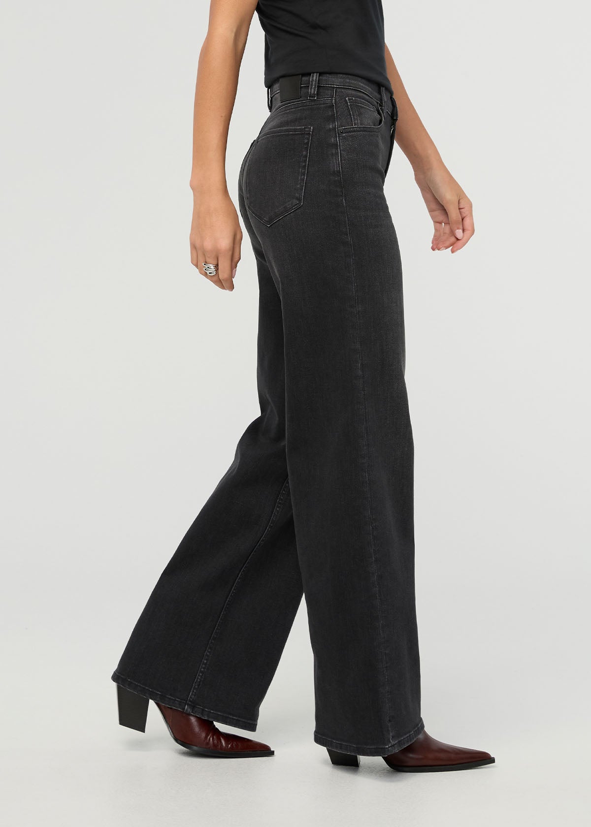 Pantalon en denim Performance+ à taille haute et coupe large - Noir délavé