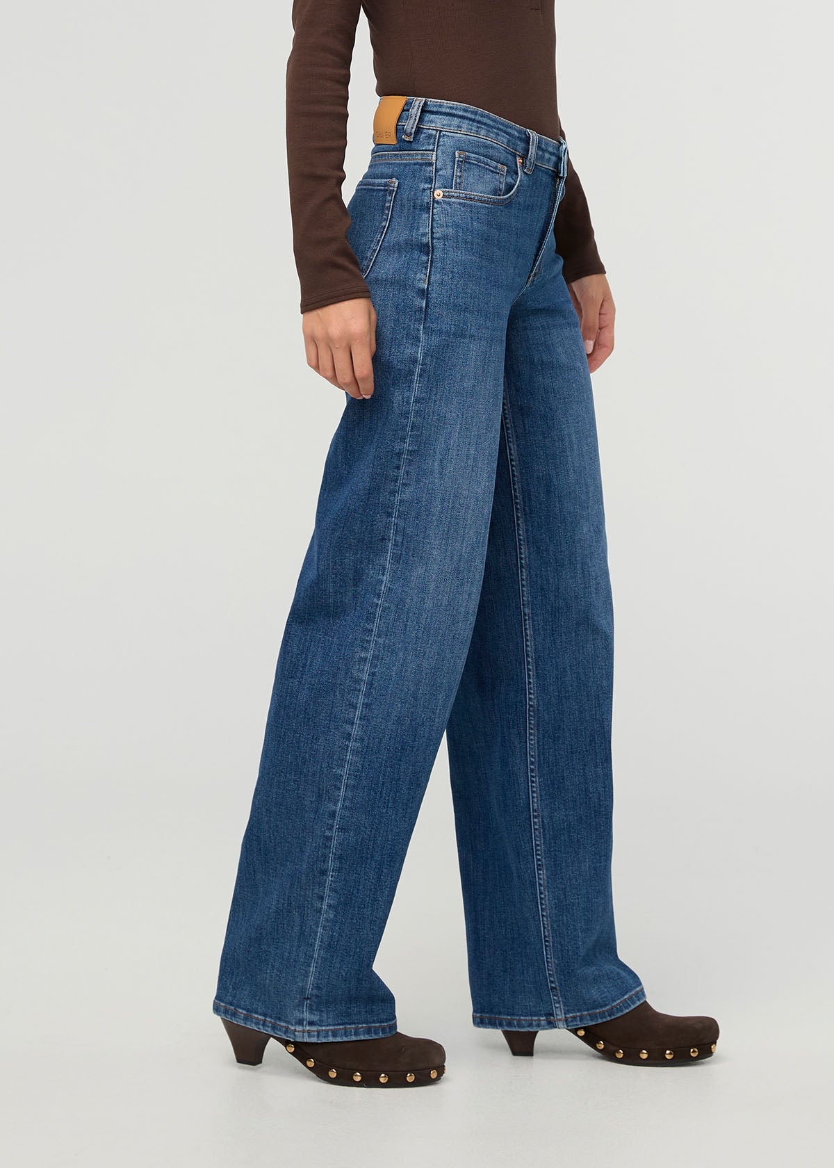 womens-performance-denim-plus-loose-straight-swell side