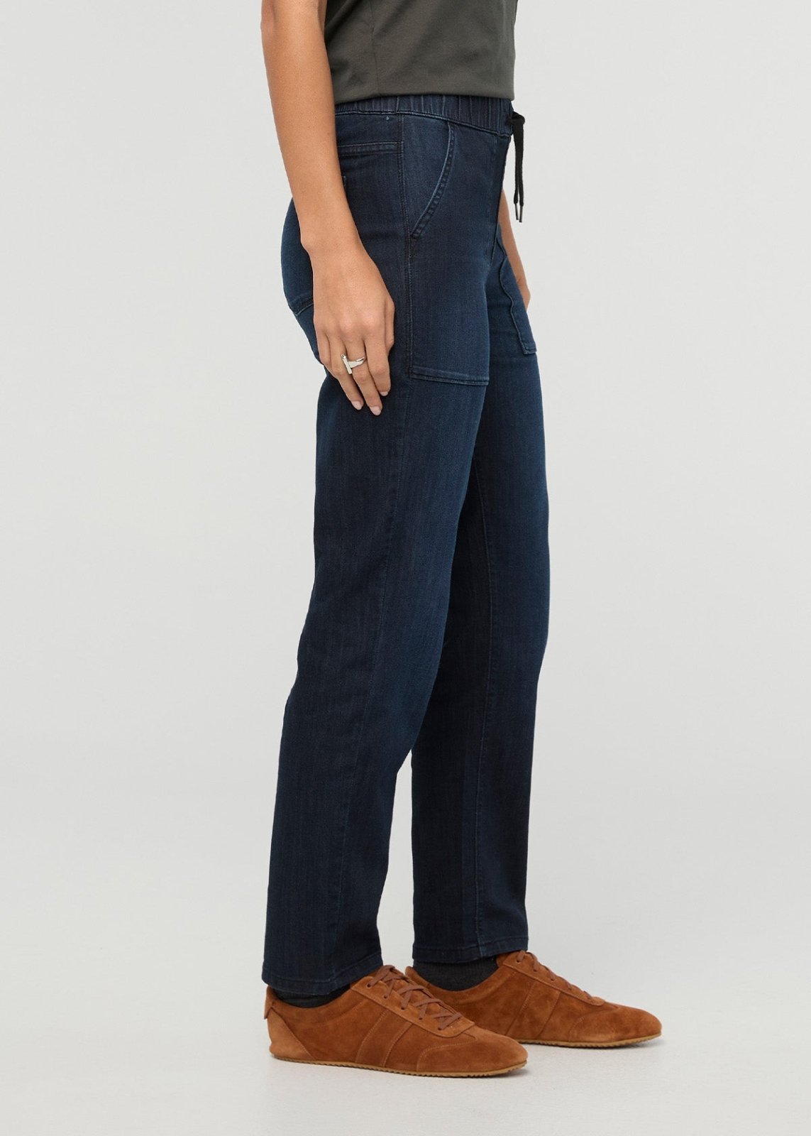 Pantalon en denim léger pour femme, coupe ample, à enfiler, couleur Carbon Stone – vue de profil