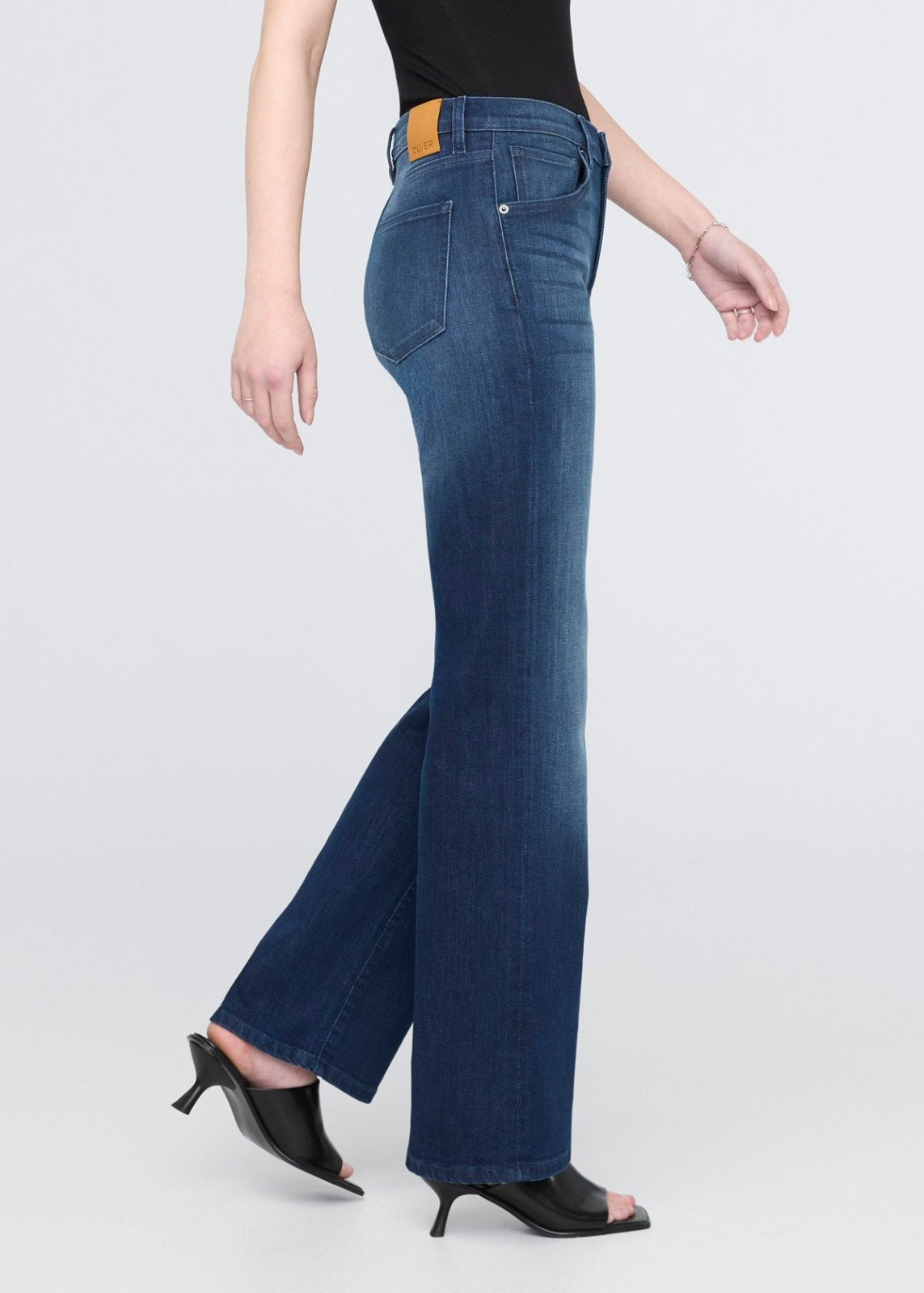 women's moonlight high rise straight jeans side