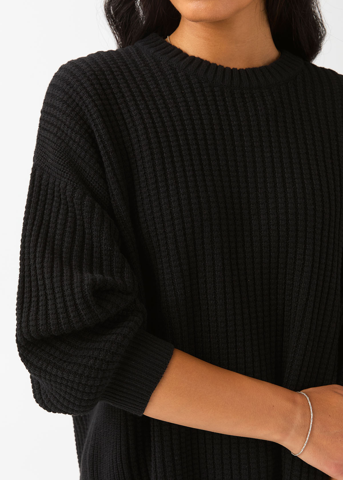 womens-easyknit-lite-crew-neck-black front detail