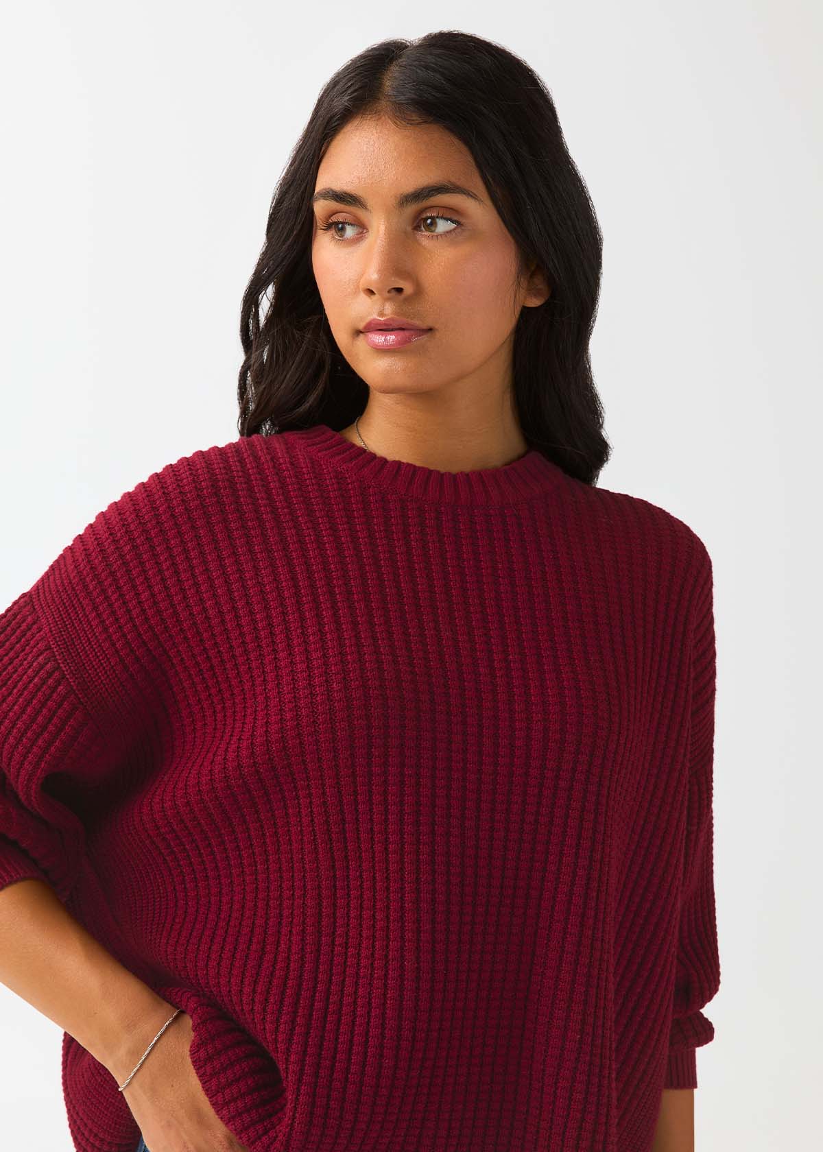 womens-easyknit-lite-crew-neck-dark-cherry front neck detail