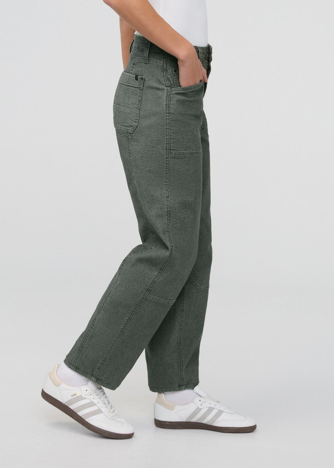 Pantalon utilitaire en toile extensible « Black Spruce » pour femme - vue de profil