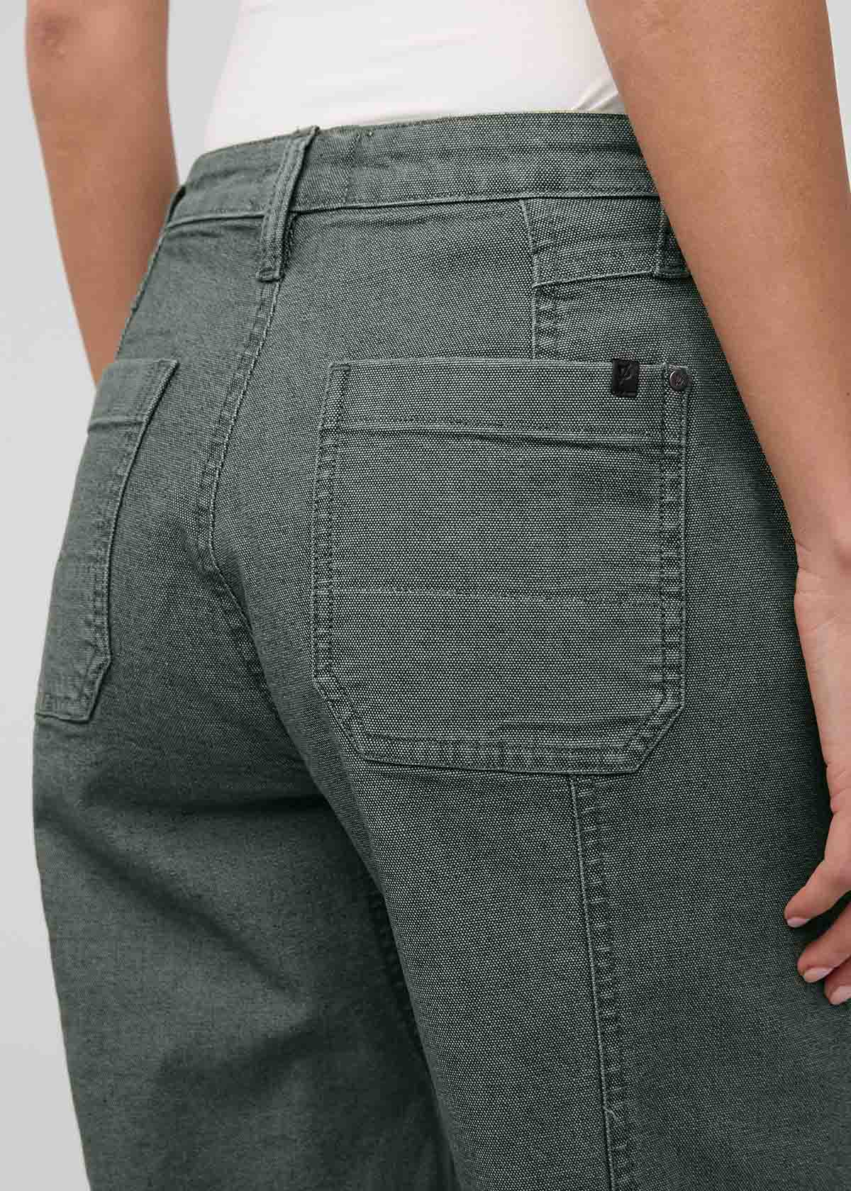 Pantalon utilitaire en toile extensible « Black Spruce » pour femme : détail de la ceinture arrière