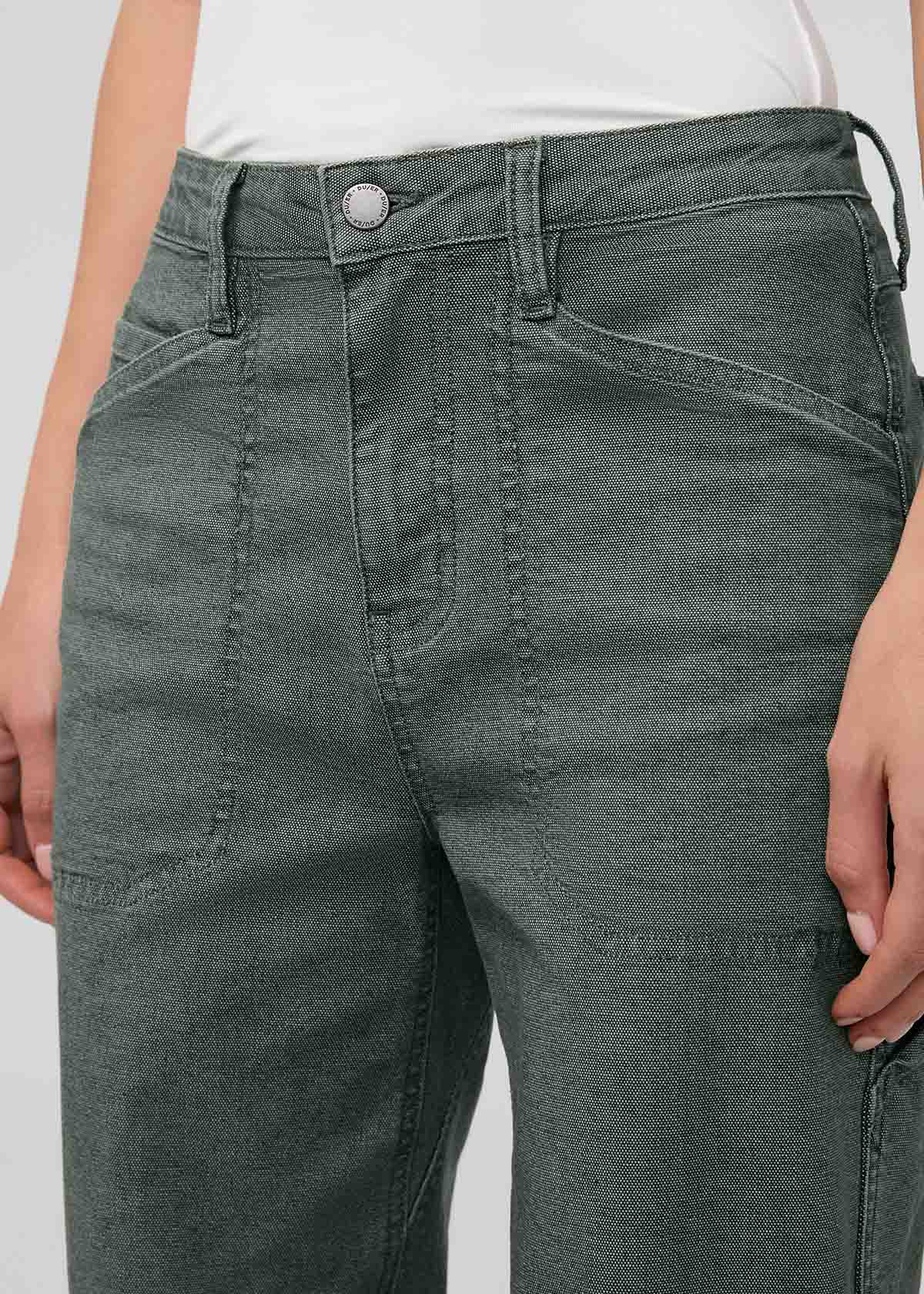 Pantalon utilitaire en toile extensible « Black Spruce » pour femme : détail de la ceinture à l'avant