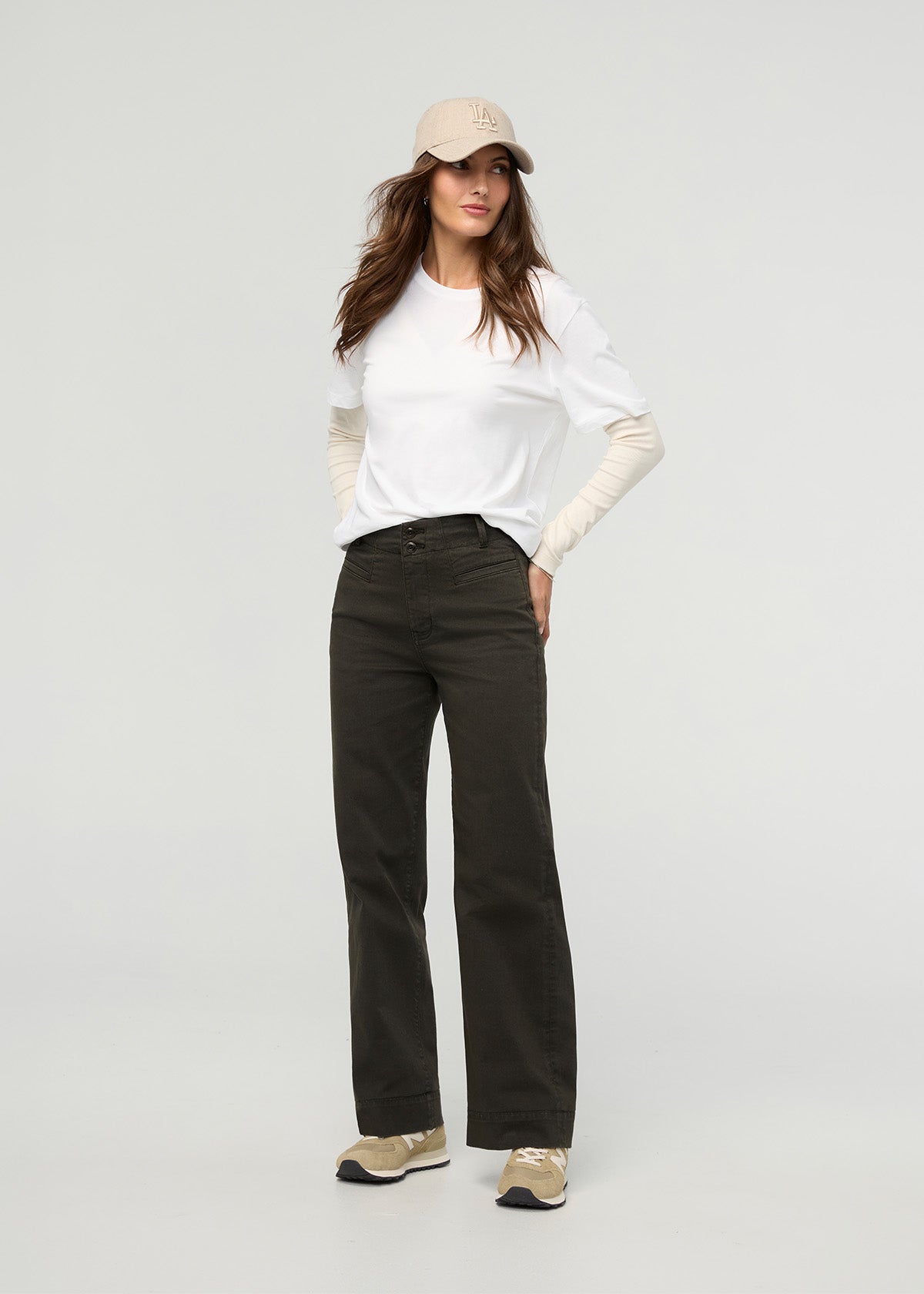 Women's Evergreen High Rise Trouser front body