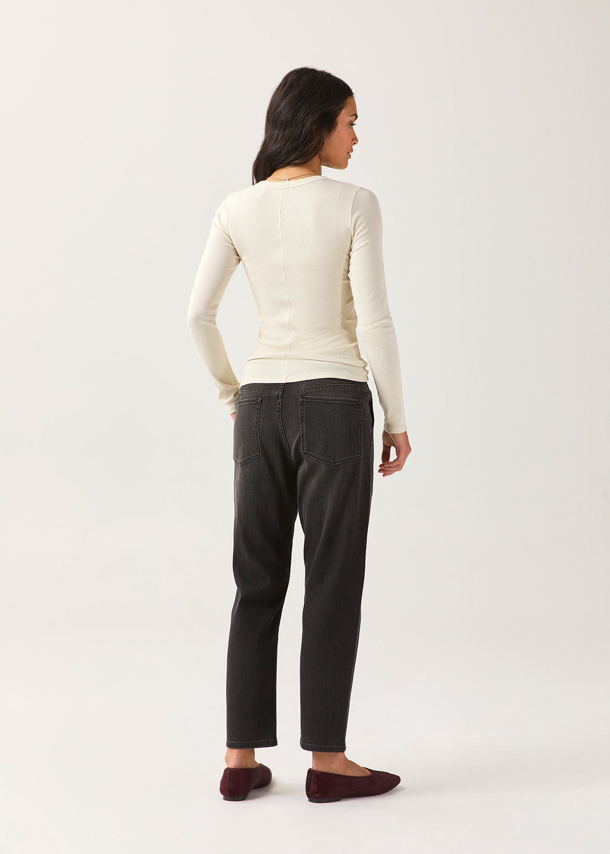 T-shirt Henley ajusté pour femme, en coton Pima, couleur écru, avec dos intégral
