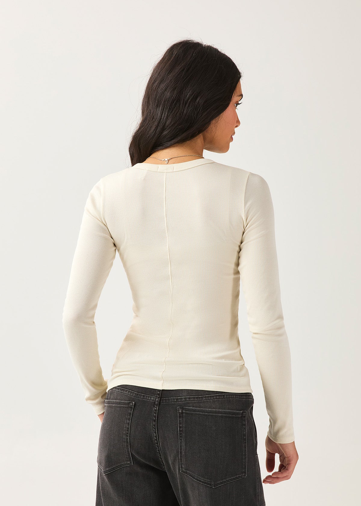 T-shirt Henley ajusté en coton Pima écru pour femme, dos