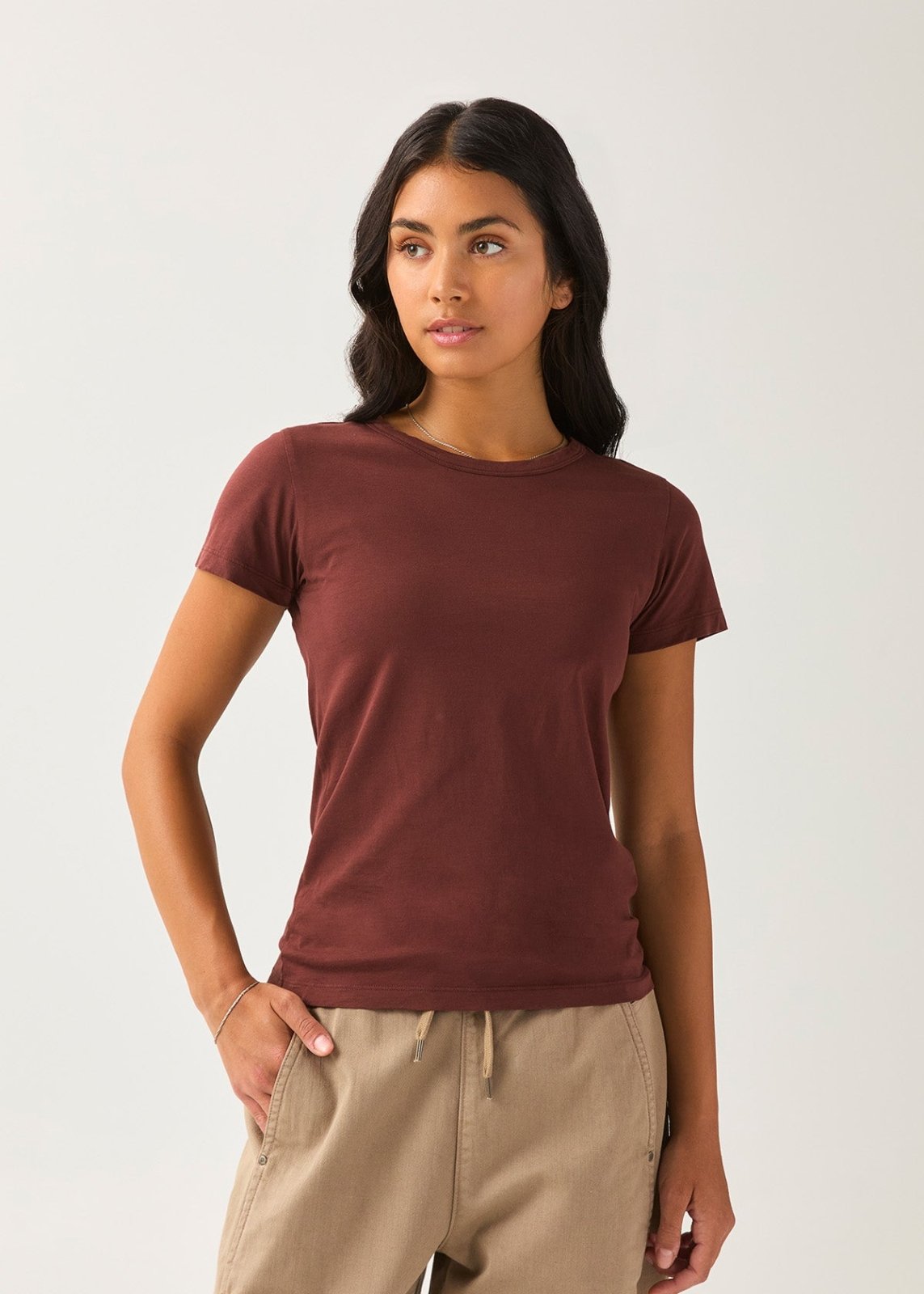 T-shirt ajusté pour femme, couleur marron, 100 % coton Pima – Vue de face