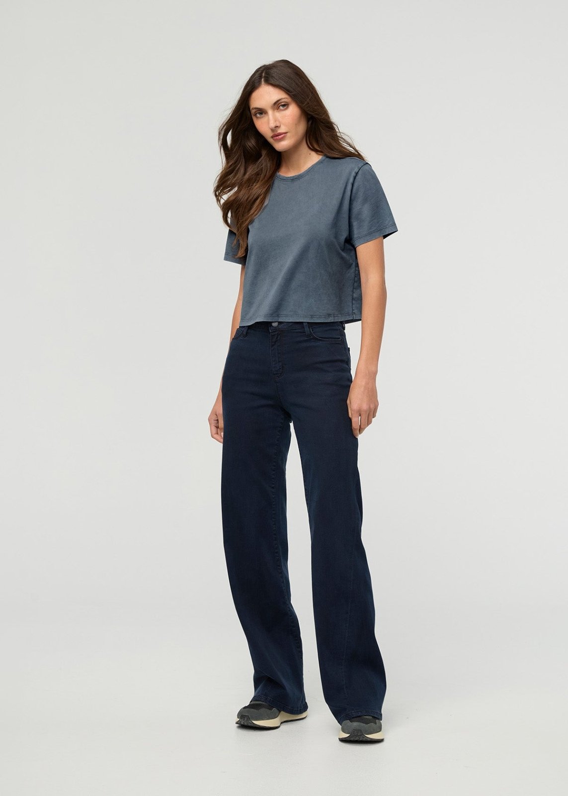 T-shirt ample pour femme, bleu pierre délavé, 100 % coton Pima – Vue de face en pied